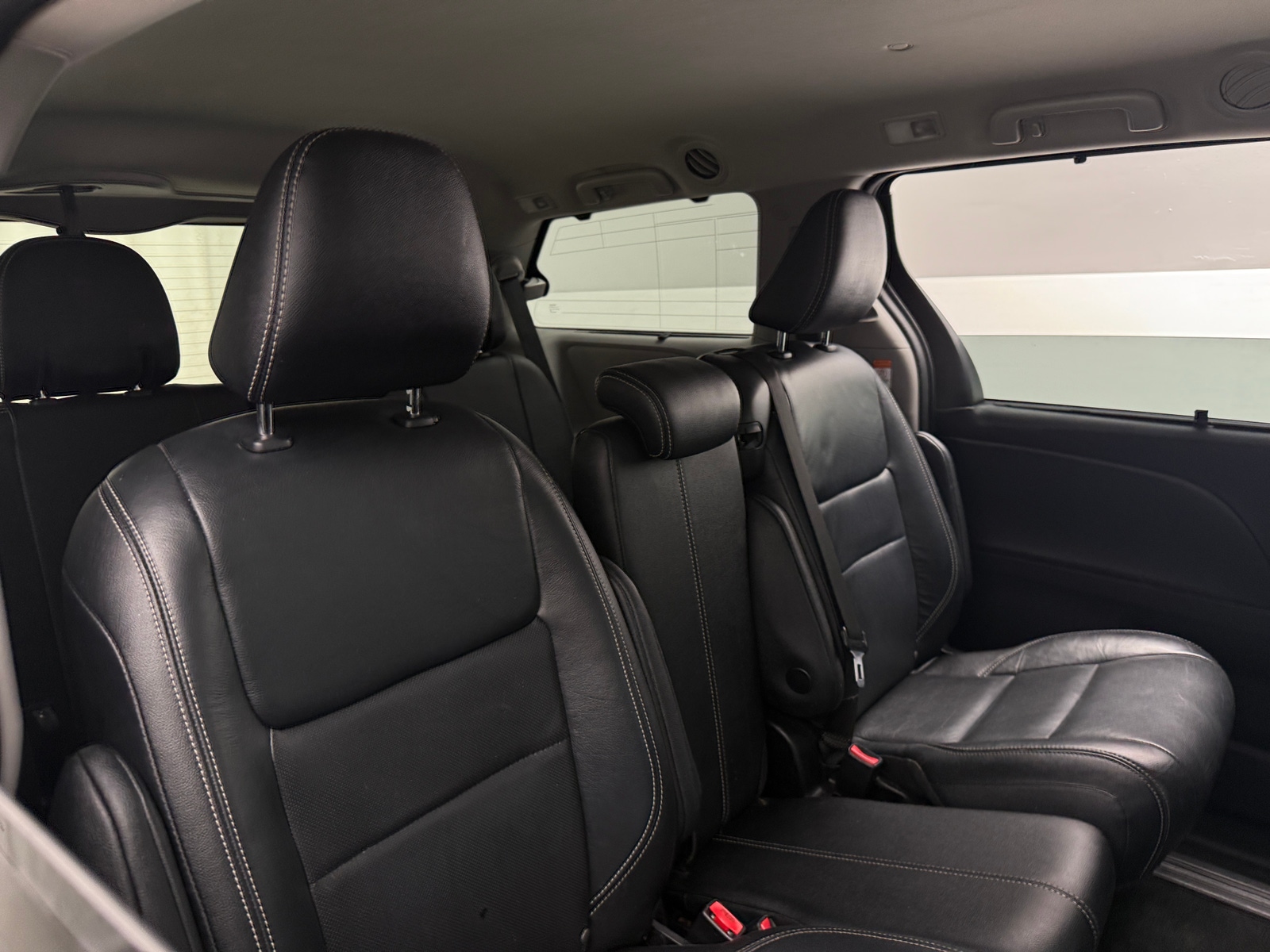 Thumbnail: 2018 Toyota Sienna - 5