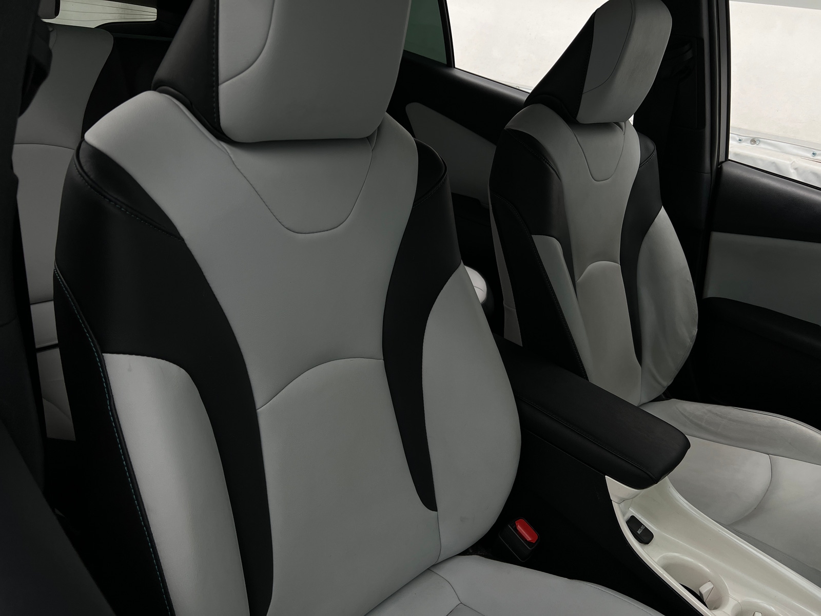 Thumbnail: 2017 Toyota Prius Prime - 2