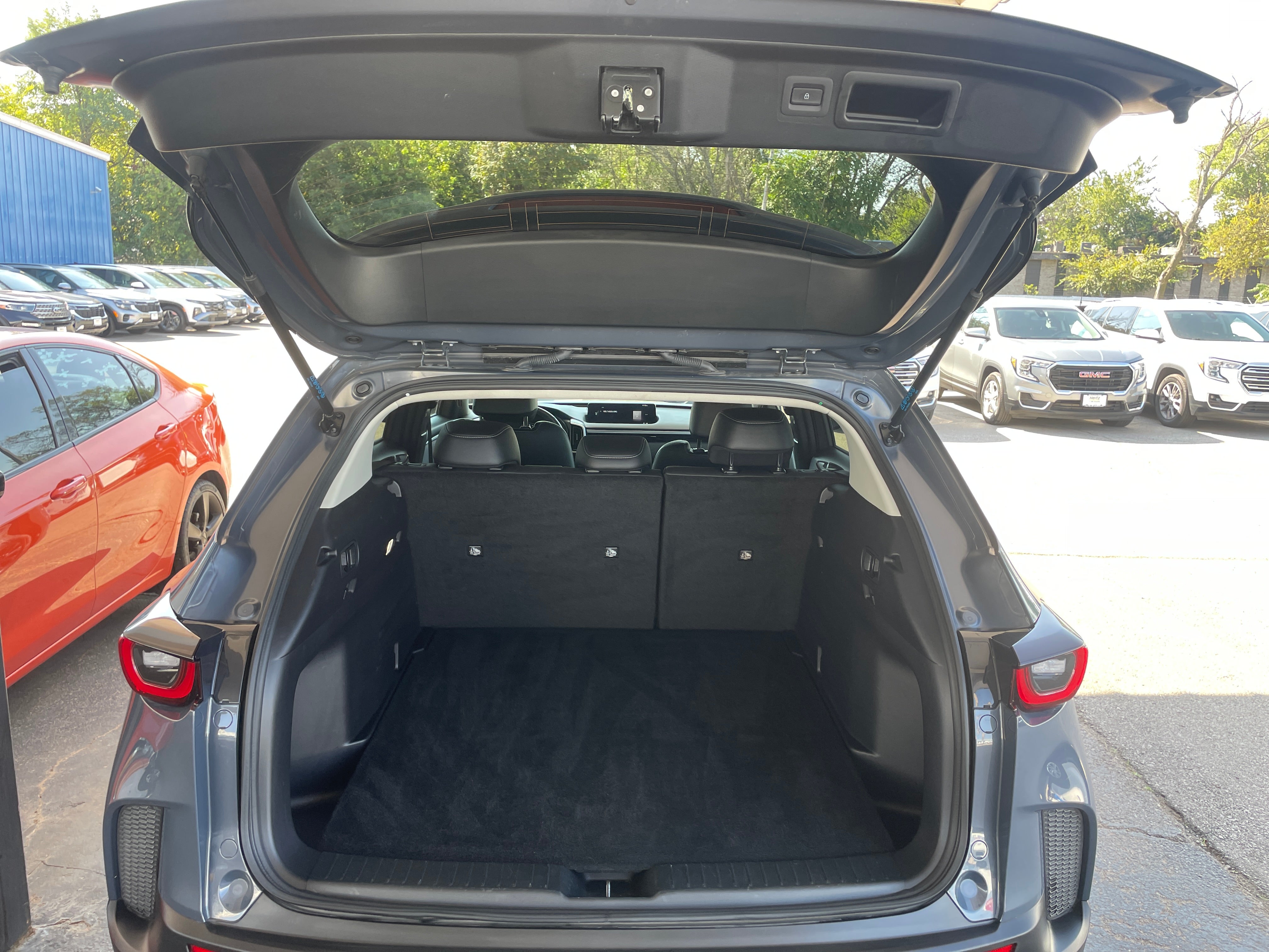 Thumbnail: 2025 Mazda CX-50 - 6