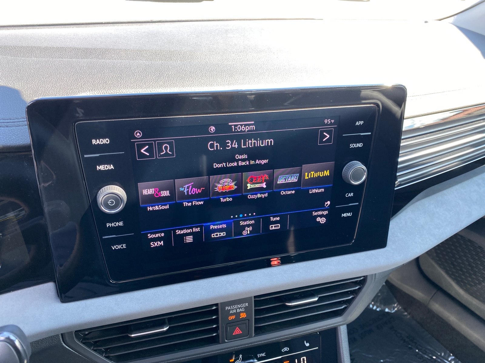 Thumbnail: 2025 Volkswagen Jetta - 4