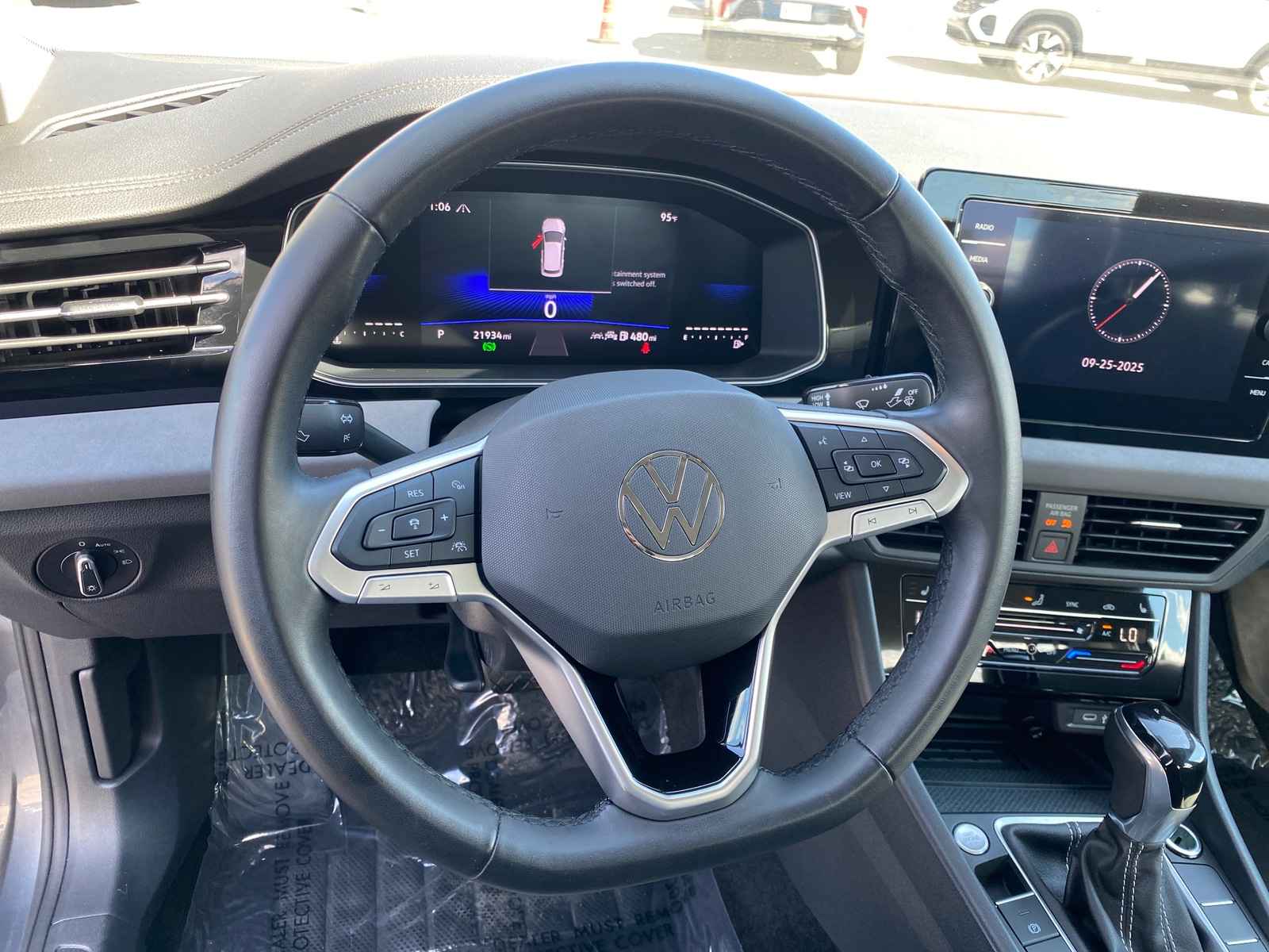 Thumbnail: 2025 Volkswagen Jetta - 5