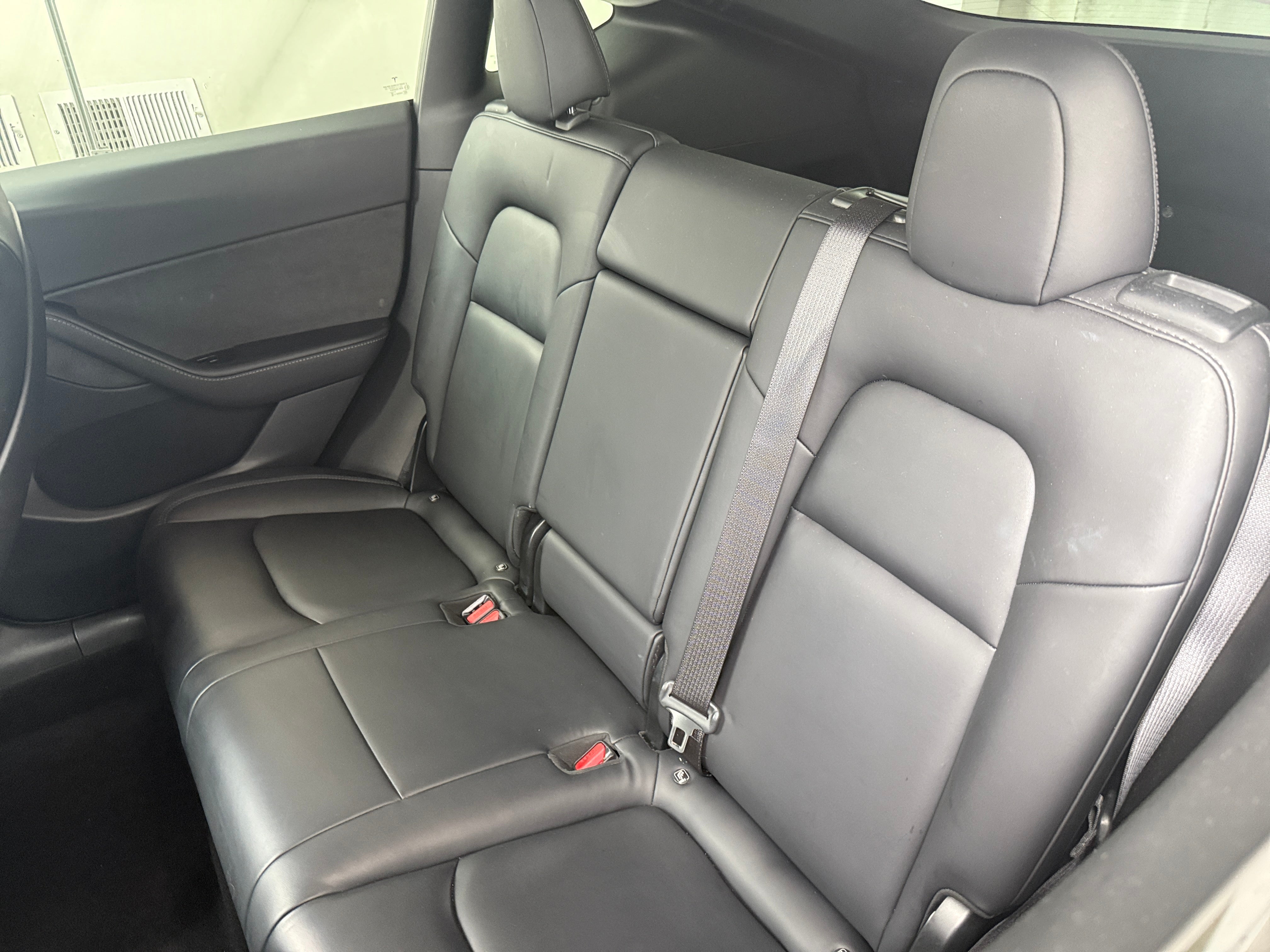 Used 2021 Tesla Model Y Long Range with VIN 5YJYGDEE2MF062582 for sale in Oak Creek, WI