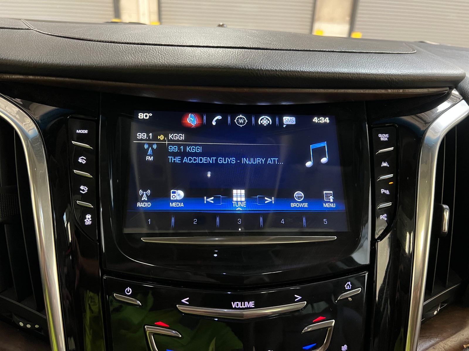 Thumbnail: 2019 Cadillac Escalade - 3