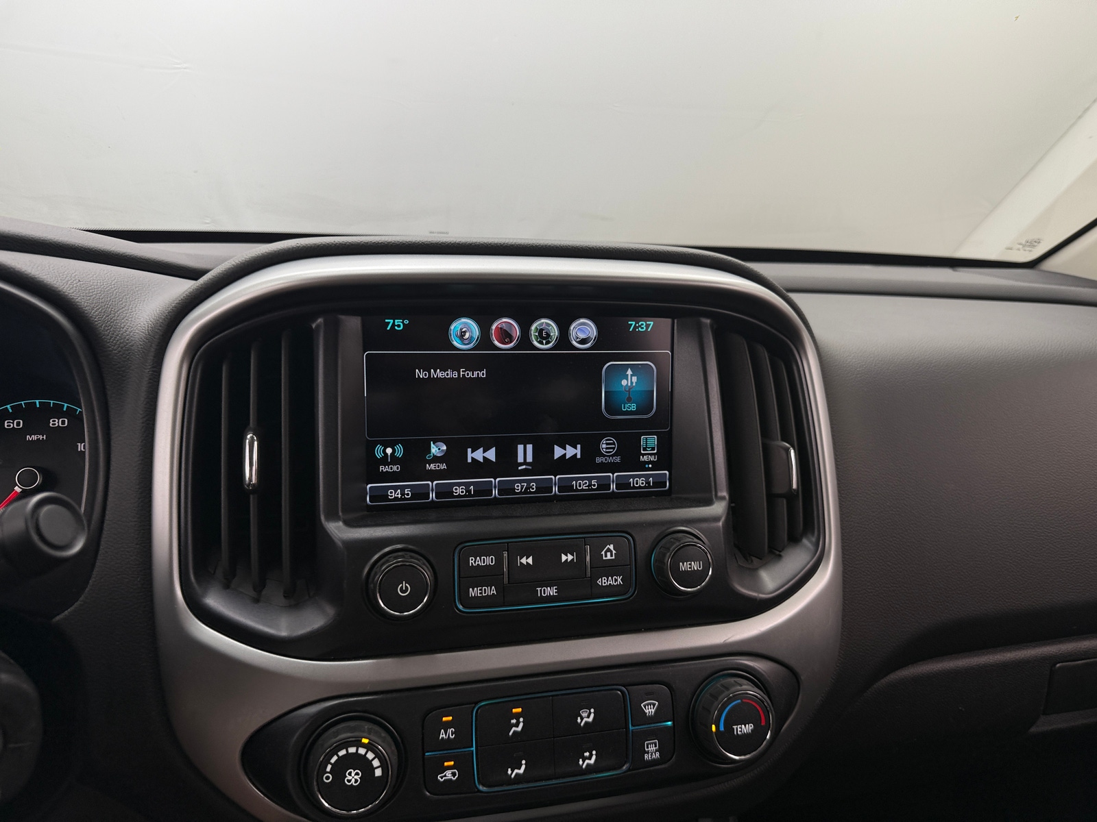 Thumbnail: 2016 Chevrolet Colorado - 4