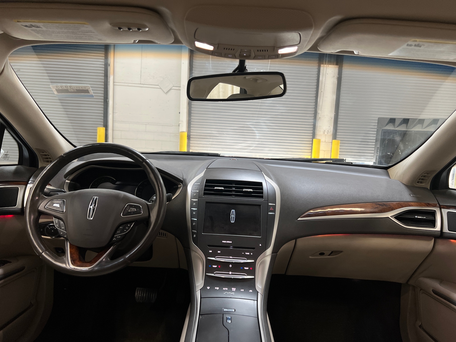Thumbnail: 2016 Lincoln MKZ - 2