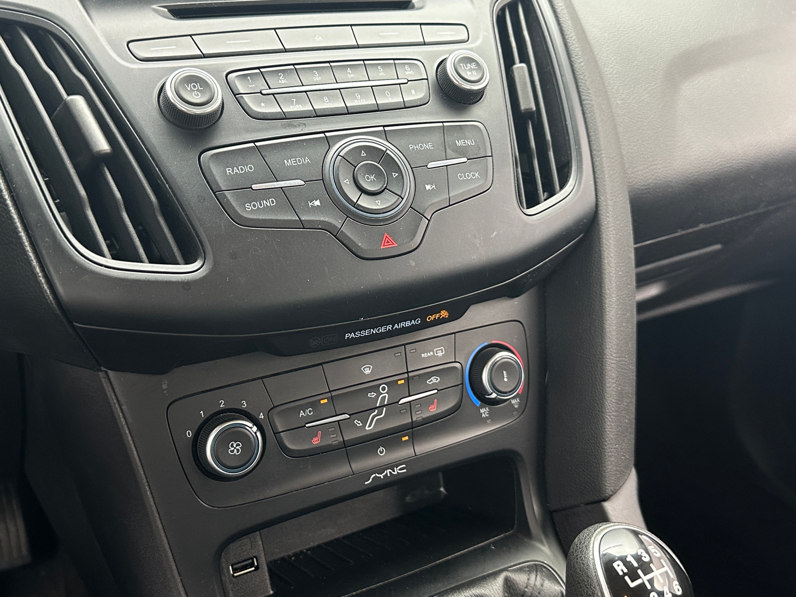 Thumbnail: 2015 Ford Focus - 4