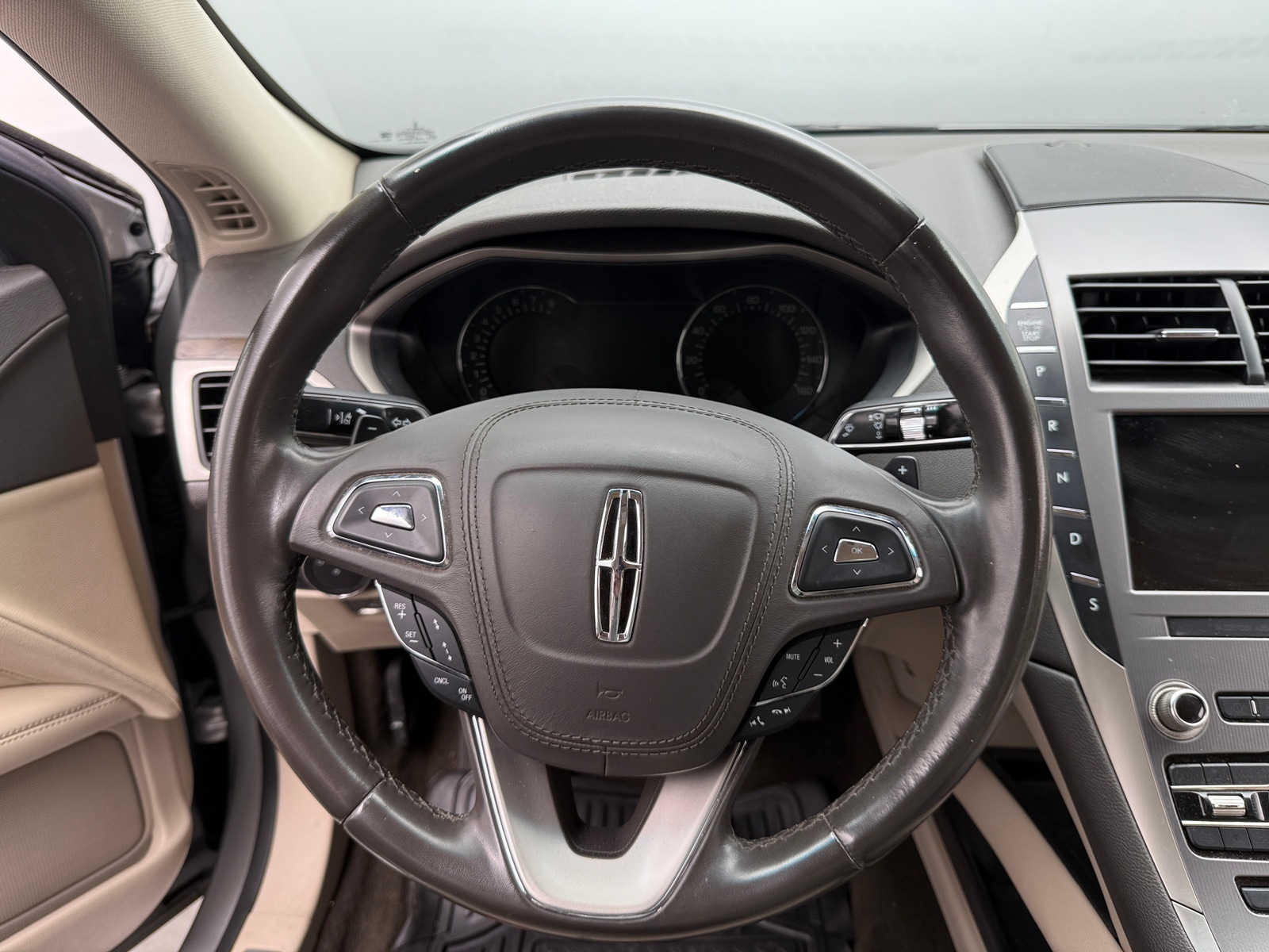 Thumbnail: 2019 Lincoln MKZ - 4