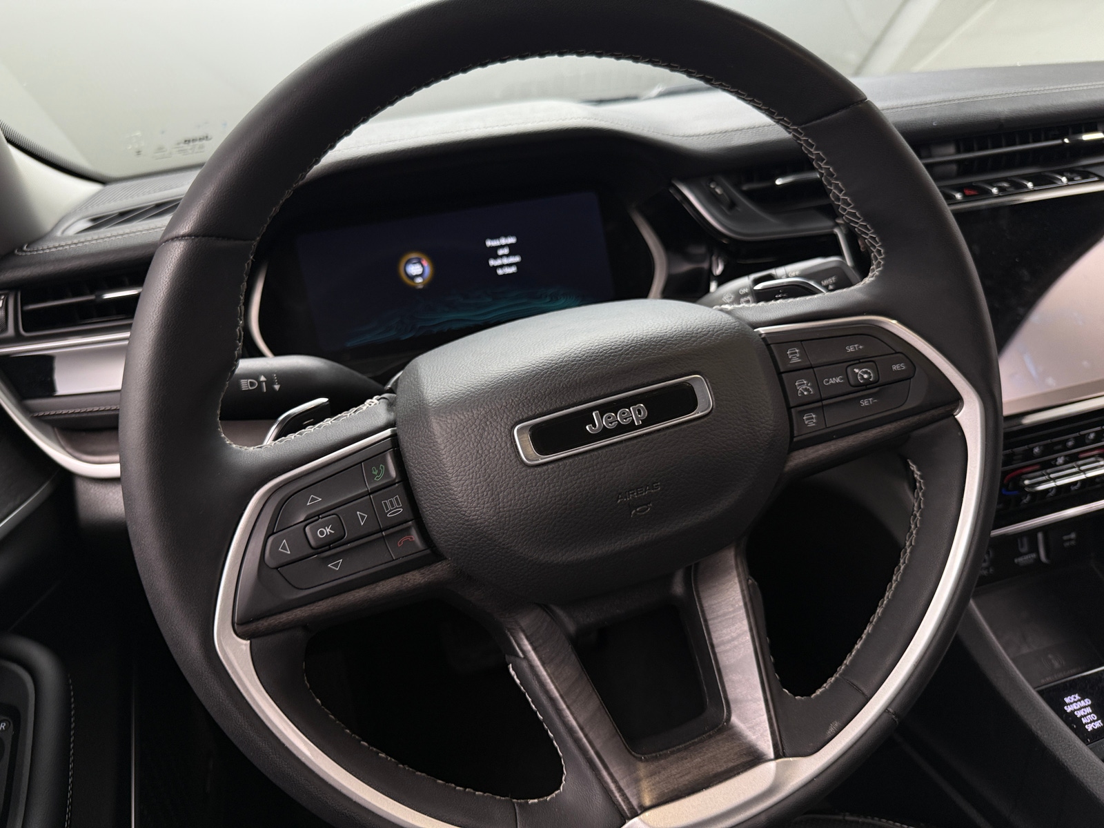 Thumbnail: 2023 Jeep Grand Cherokee - 4