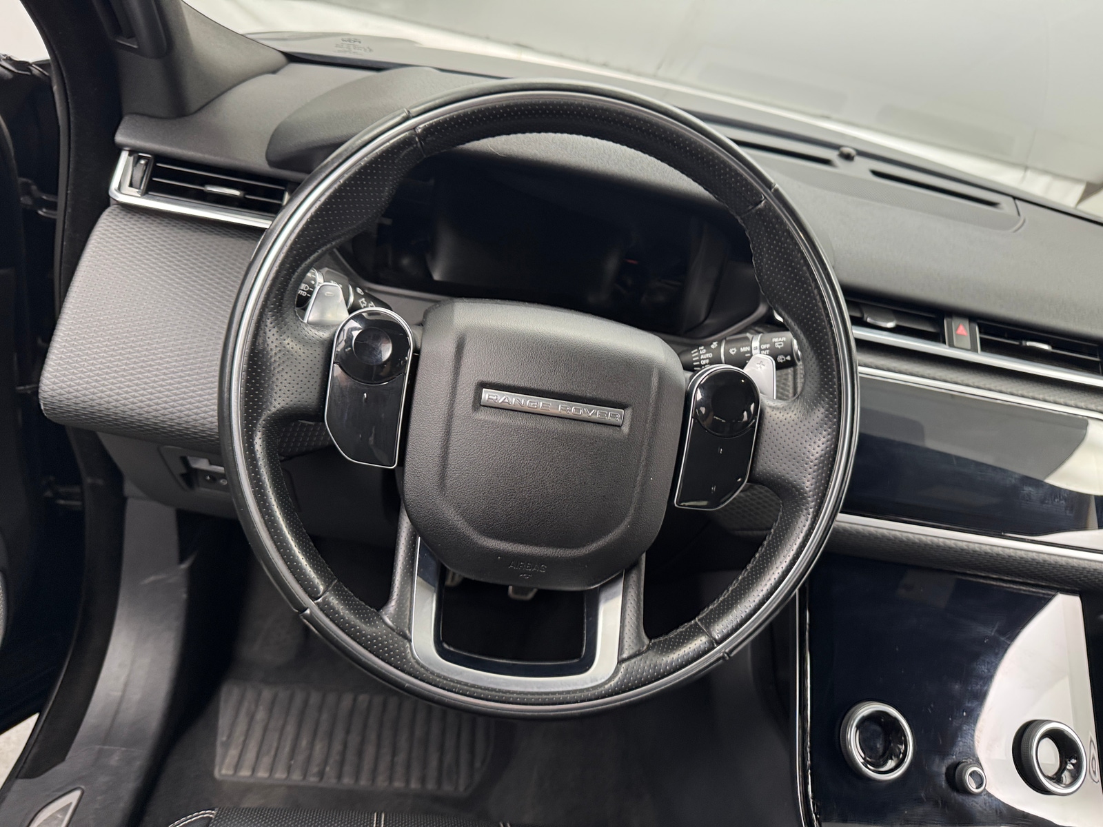 Thumbnail: 2018 Land Rover Range Rover Velar - 4