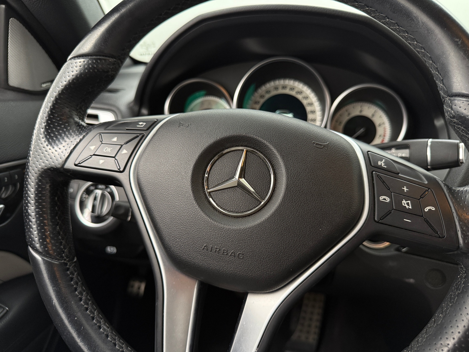 Thumbnail: 2014 Mercedes-Benz E-Class - 3
