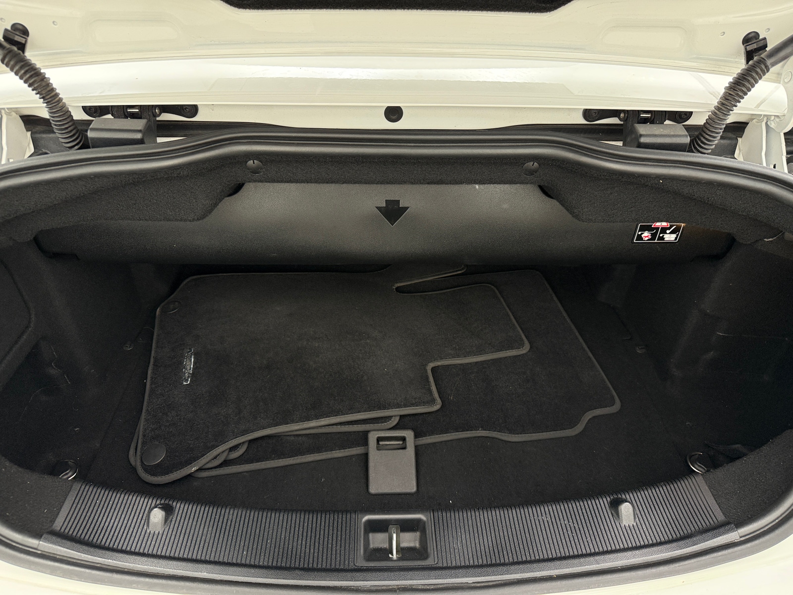 Thumbnail: 2014 Mercedes-Benz E-Class - 4