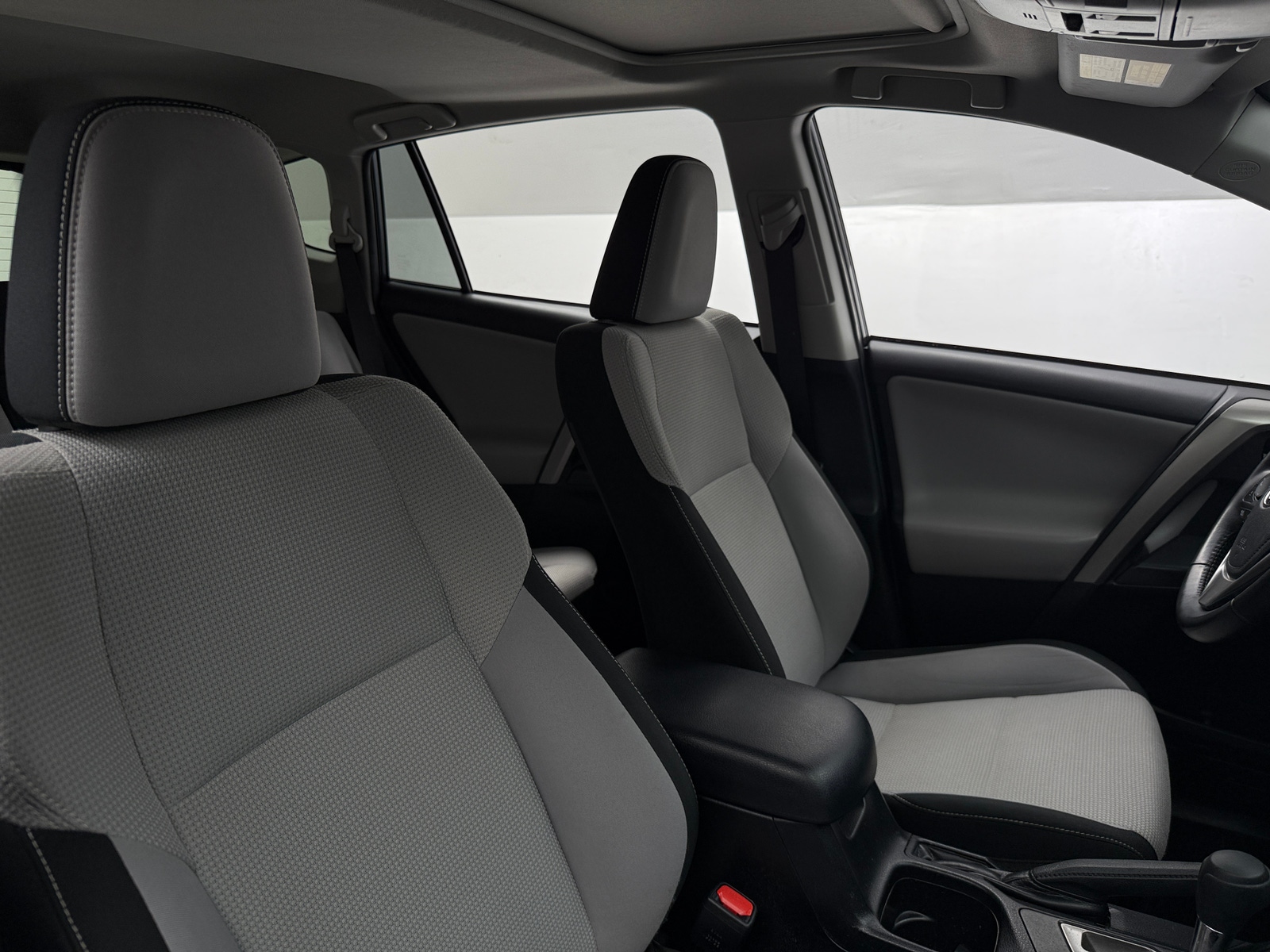 Thumbnail: 2018 Toyota RAV4 - 2