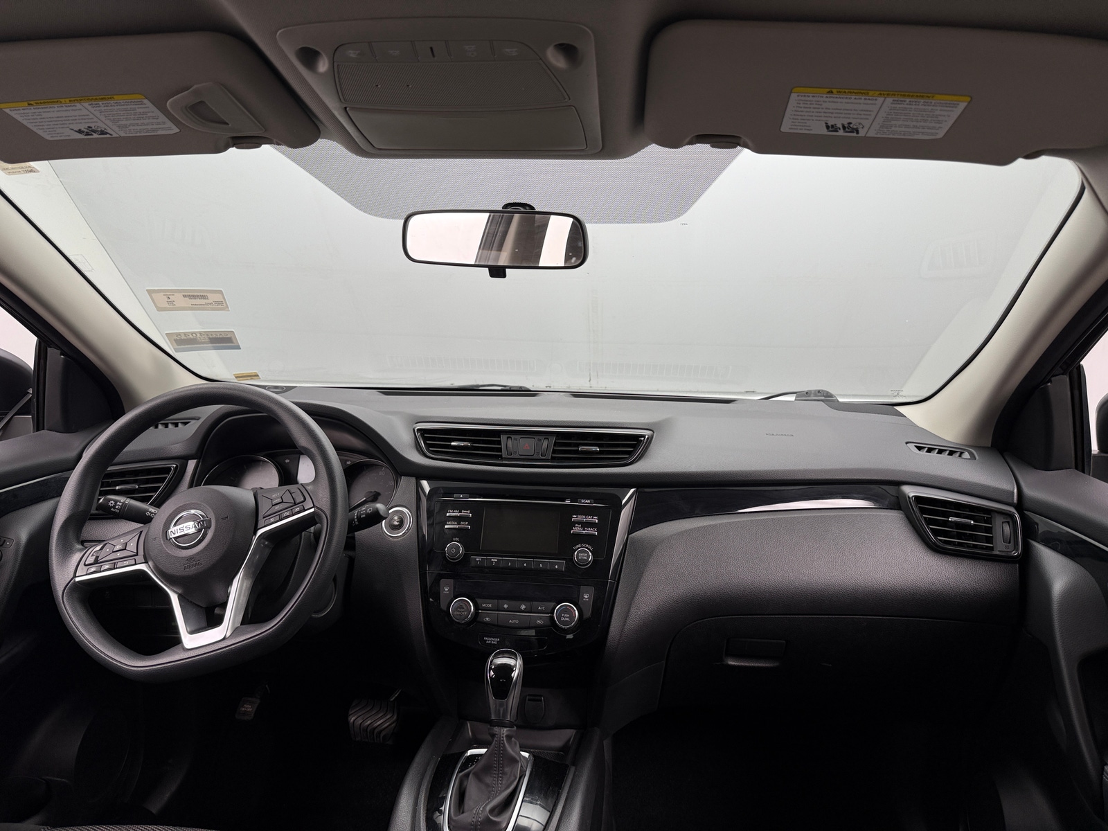 Thumbnail: 2017 Nissan Rogue Sport - 3