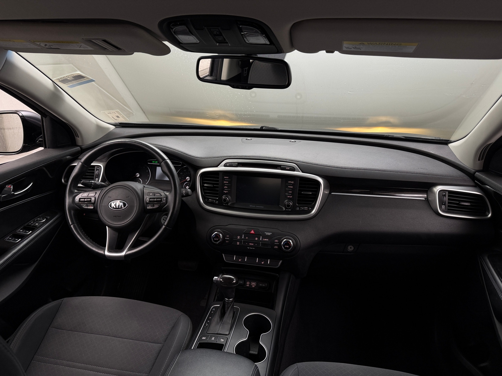 Thumbnail: 2017 Kia Sorento - 3