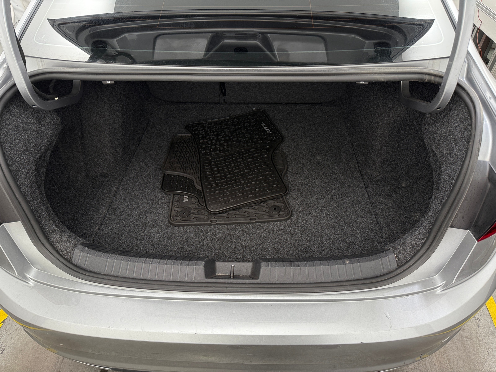 Thumbnail: 2020 Volkswagen Jetta - 6