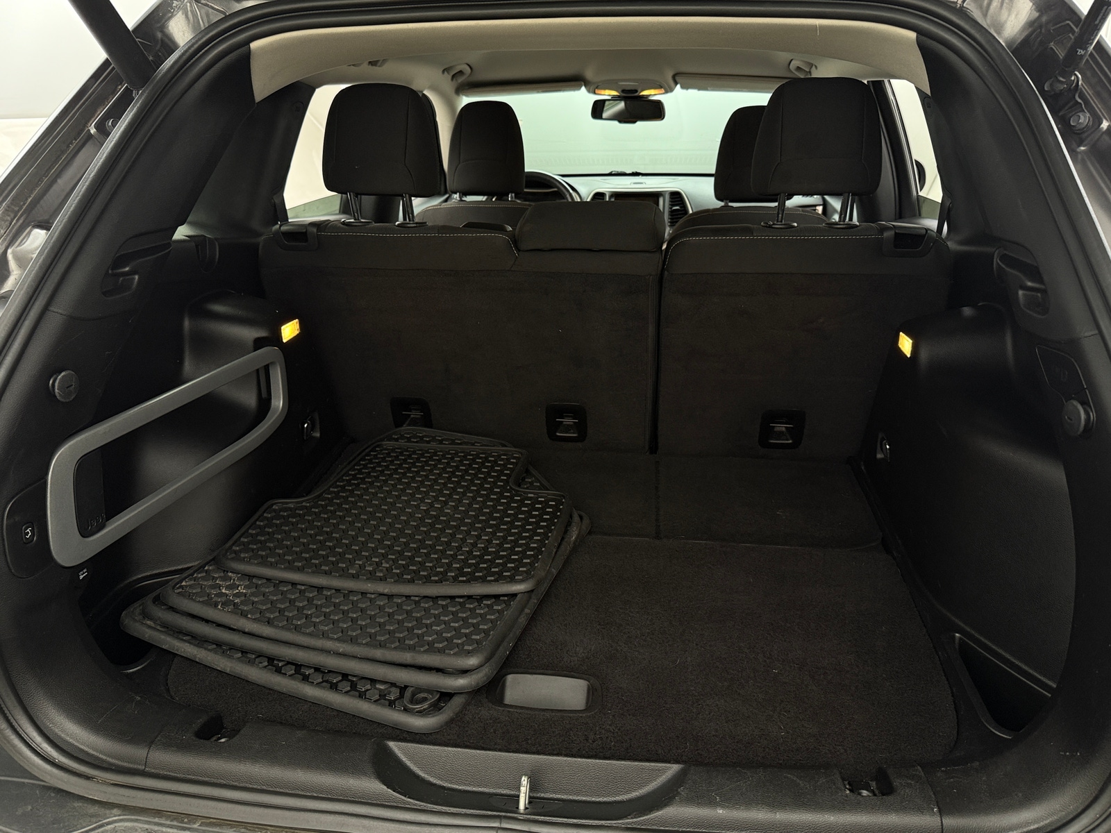 Thumbnail: 2016 Jeep Cherokee - 7