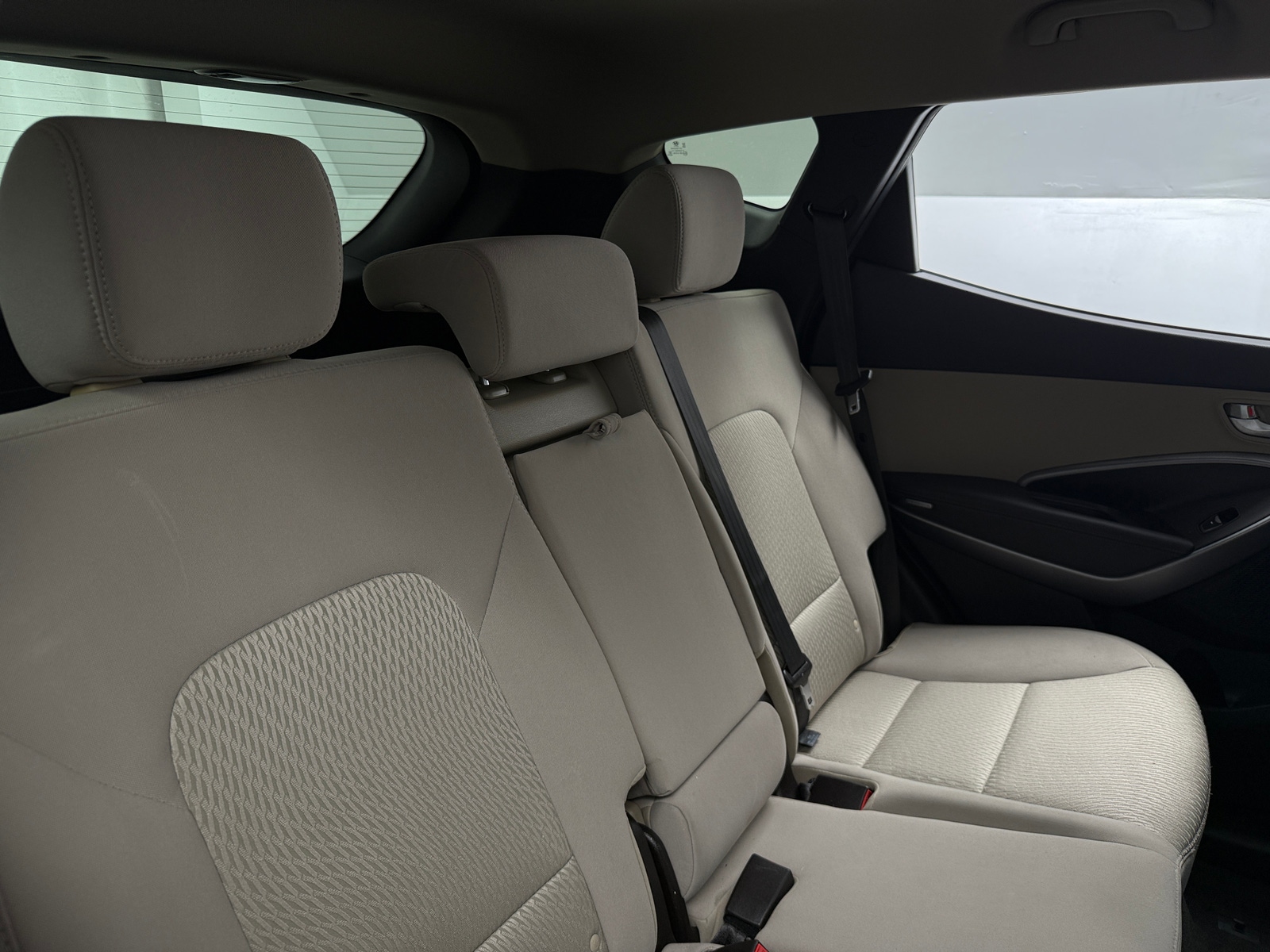 Thumbnail: 2016 Hyundai Santa Fe - 6