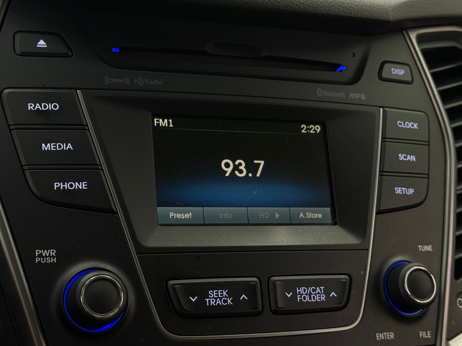 Thumbnail: 2016 Hyundai Santa Fe - 4