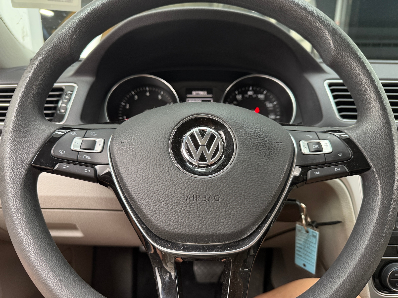 Thumbnail: 2016 Volkswagen Passat - 5