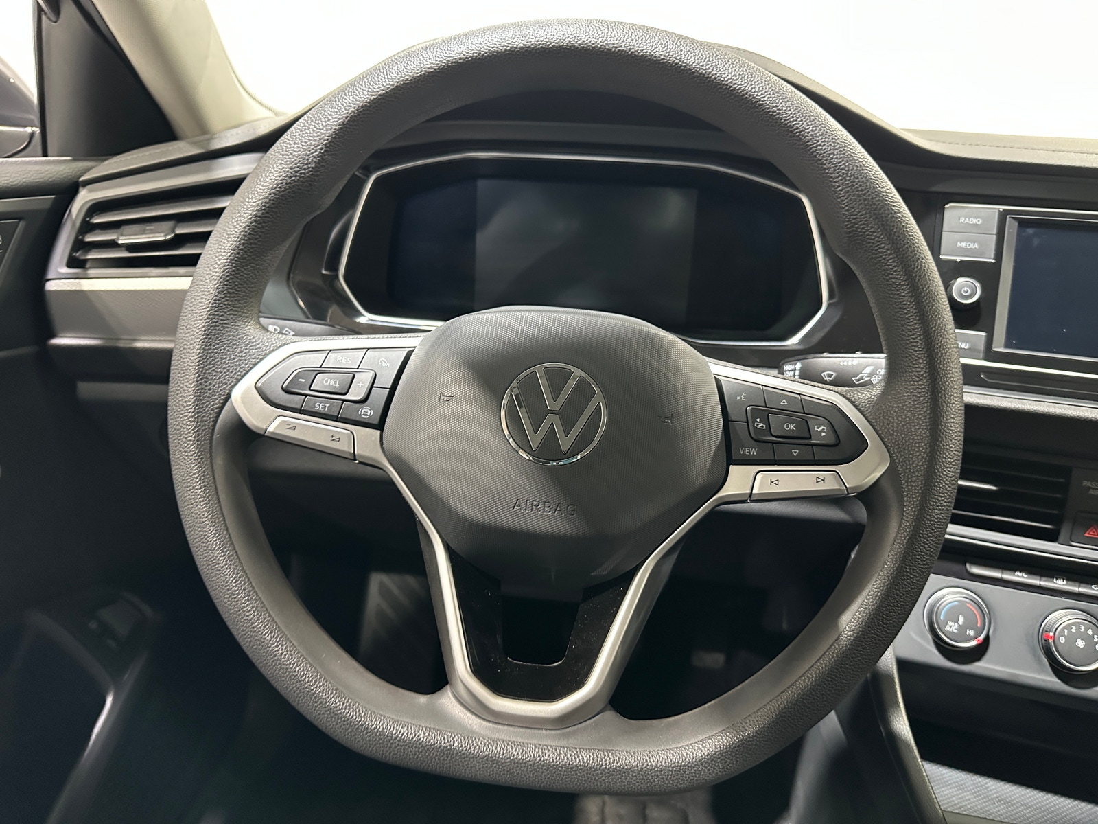 Thumbnail: 2022 Volkswagen Jetta - 5