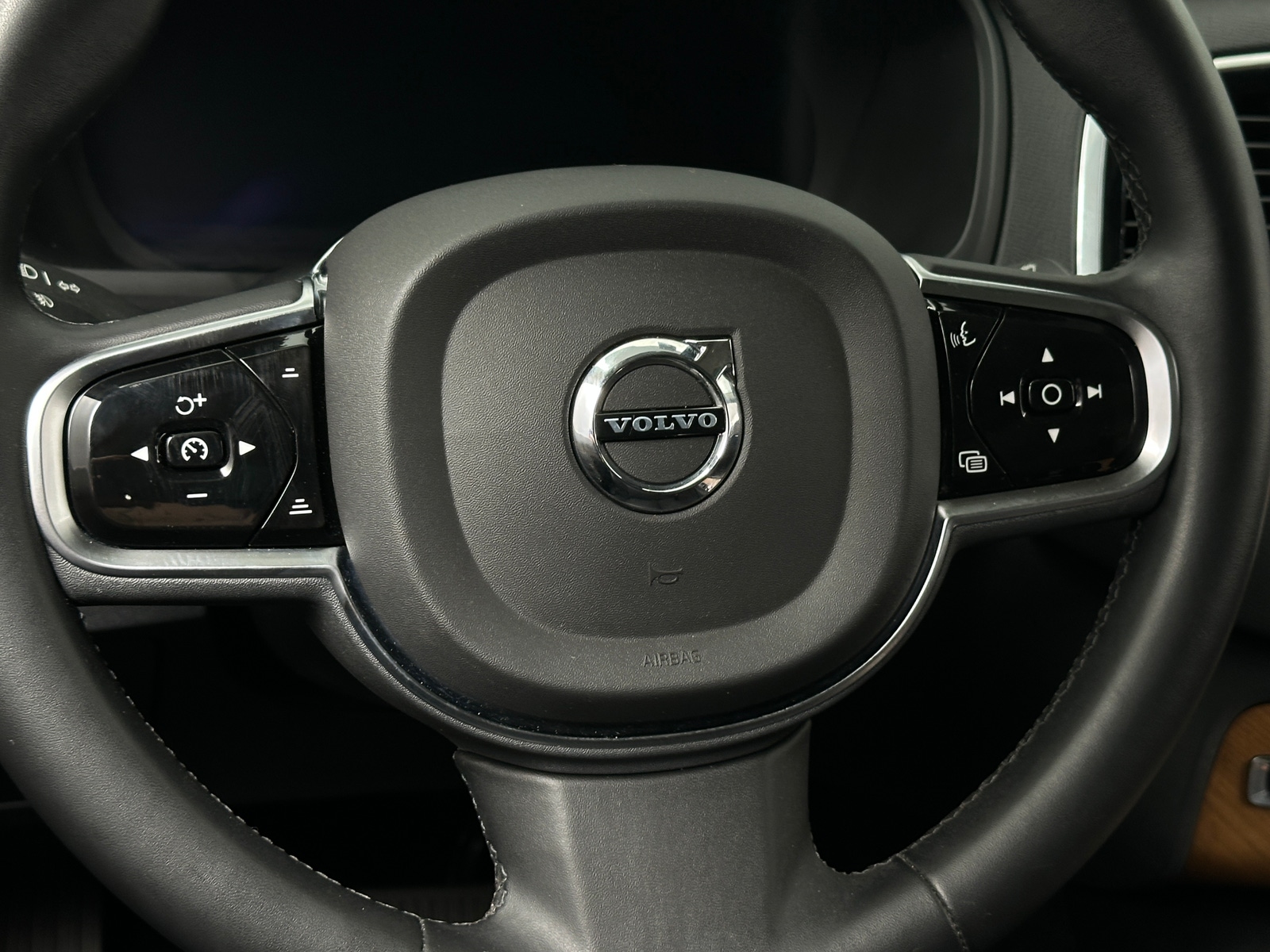 Thumbnail: 2023 Volvo XC90 - 4