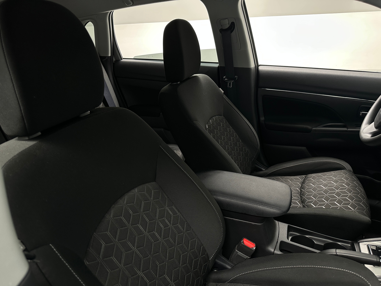 Thumbnail: 2024 Mitsubishi Outlander Sport - 2