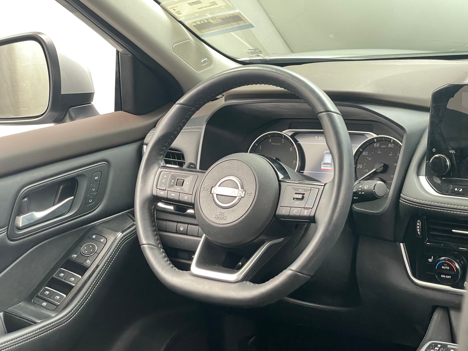 Thumbnail: 2022 Nissan Rogue - 4