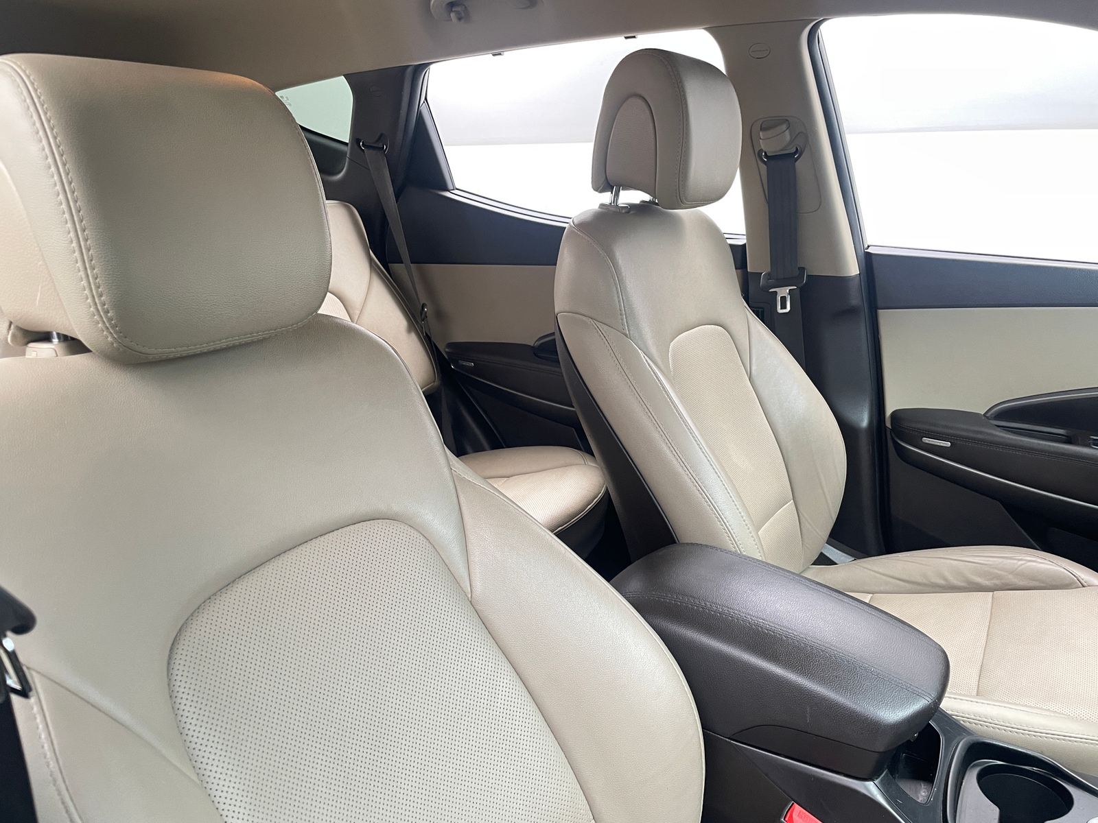 Thumbnail: 2017 Hyundai Santa Fe - 2