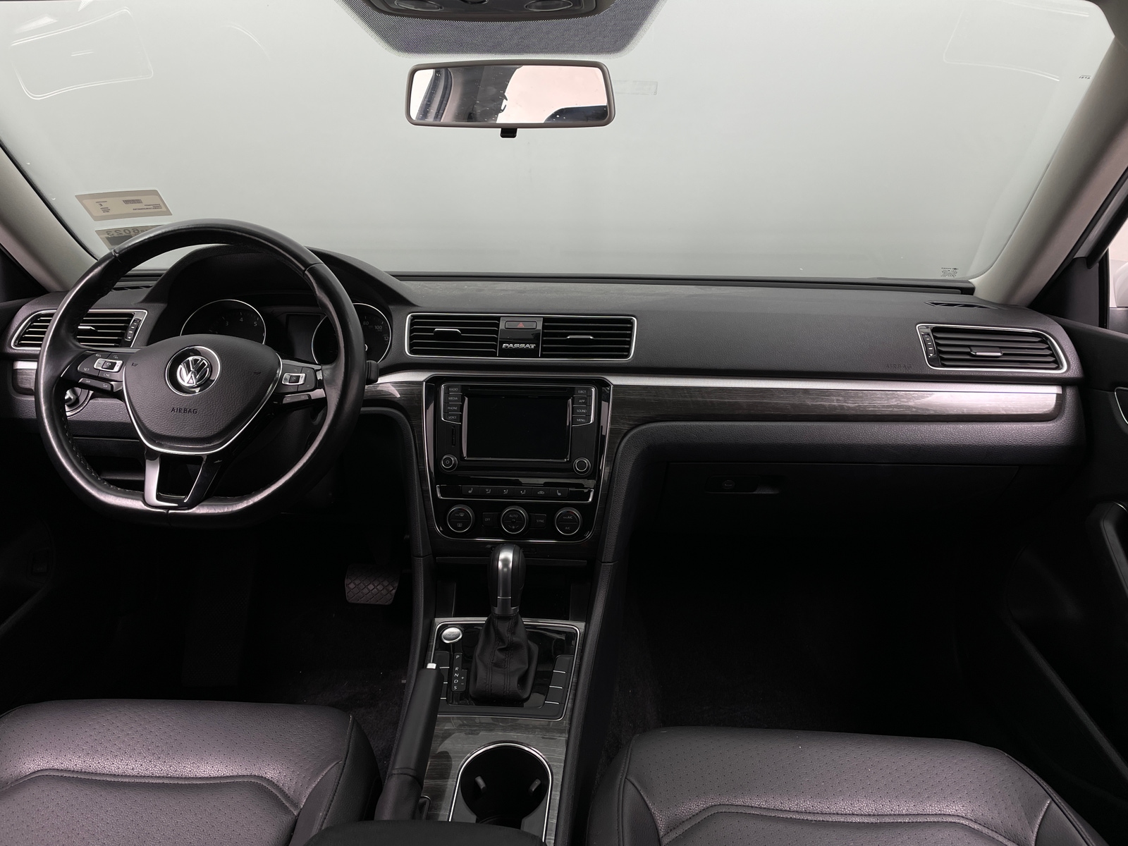 Thumbnail: 2018 Volkswagen Passat - 2