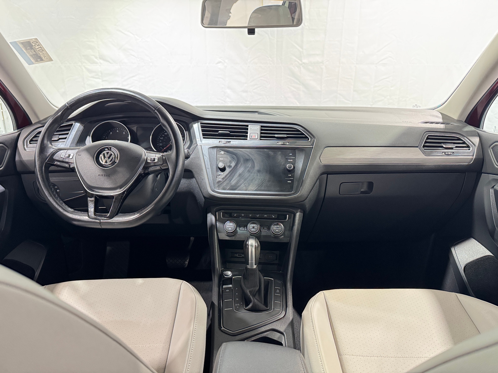 Thumbnail: 2019 Volkswagen Tiguan - 2
