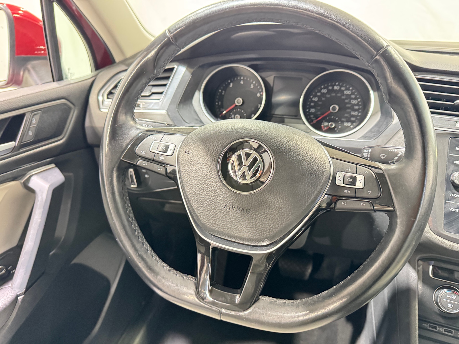 Thumbnail: 2019 Volkswagen Tiguan - 4