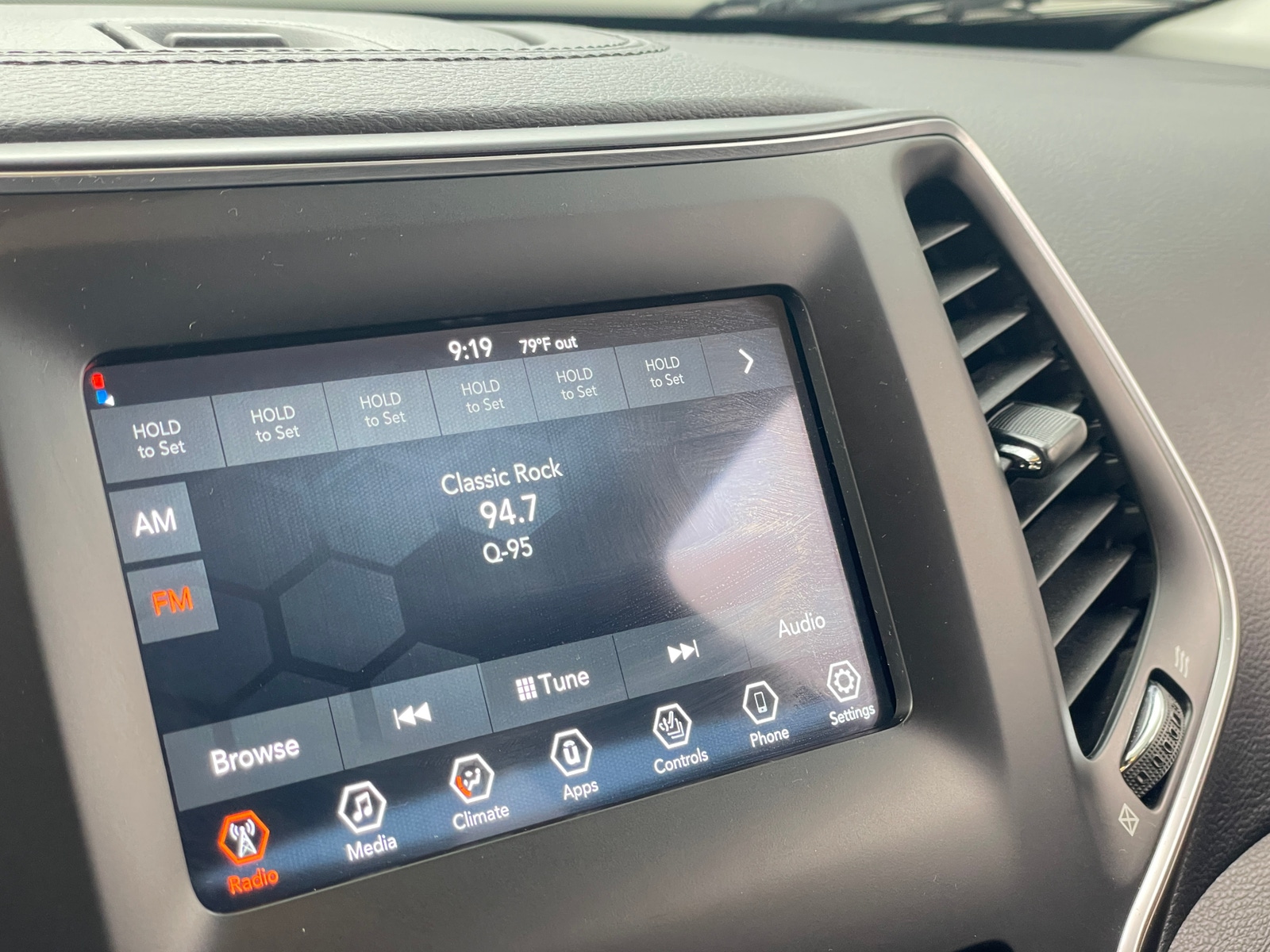 Thumbnail: 2019 Jeep Cherokee - 4