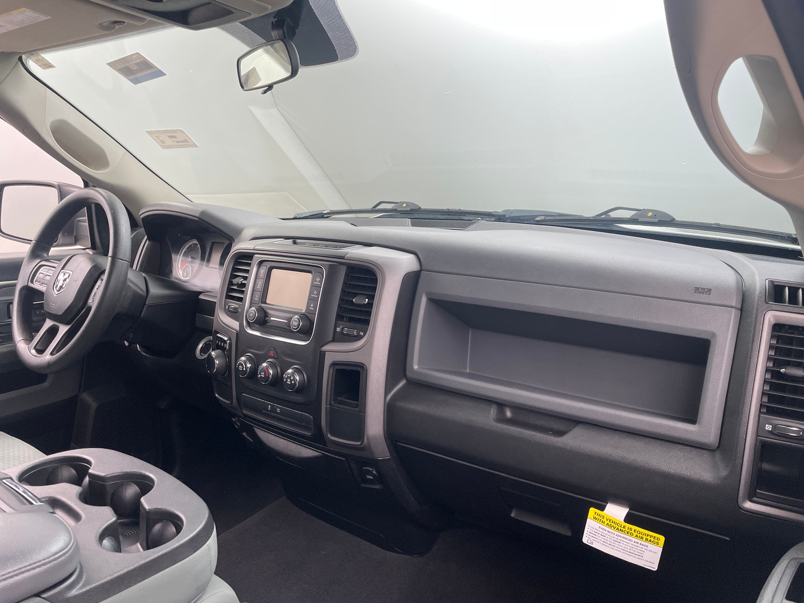Thumbnail: 2019 RAM 1500 Classic - 3