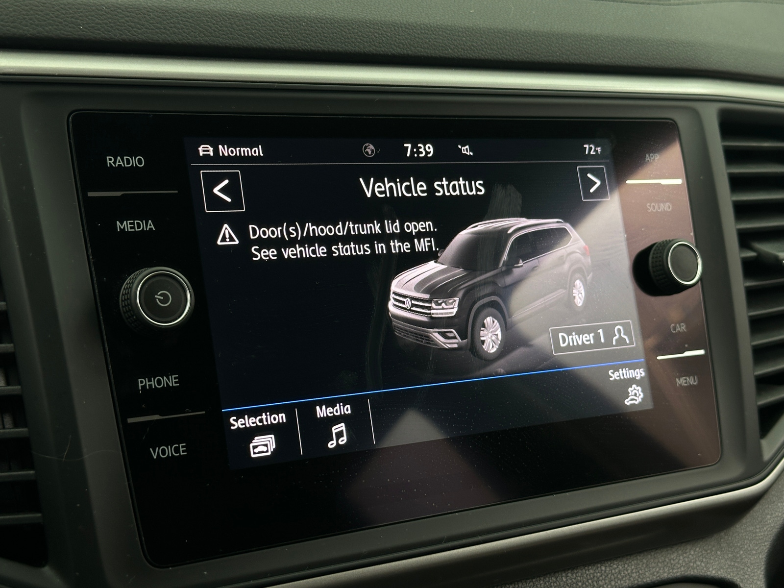 Thumbnail: 2021 Volkswagen Atlas - 3