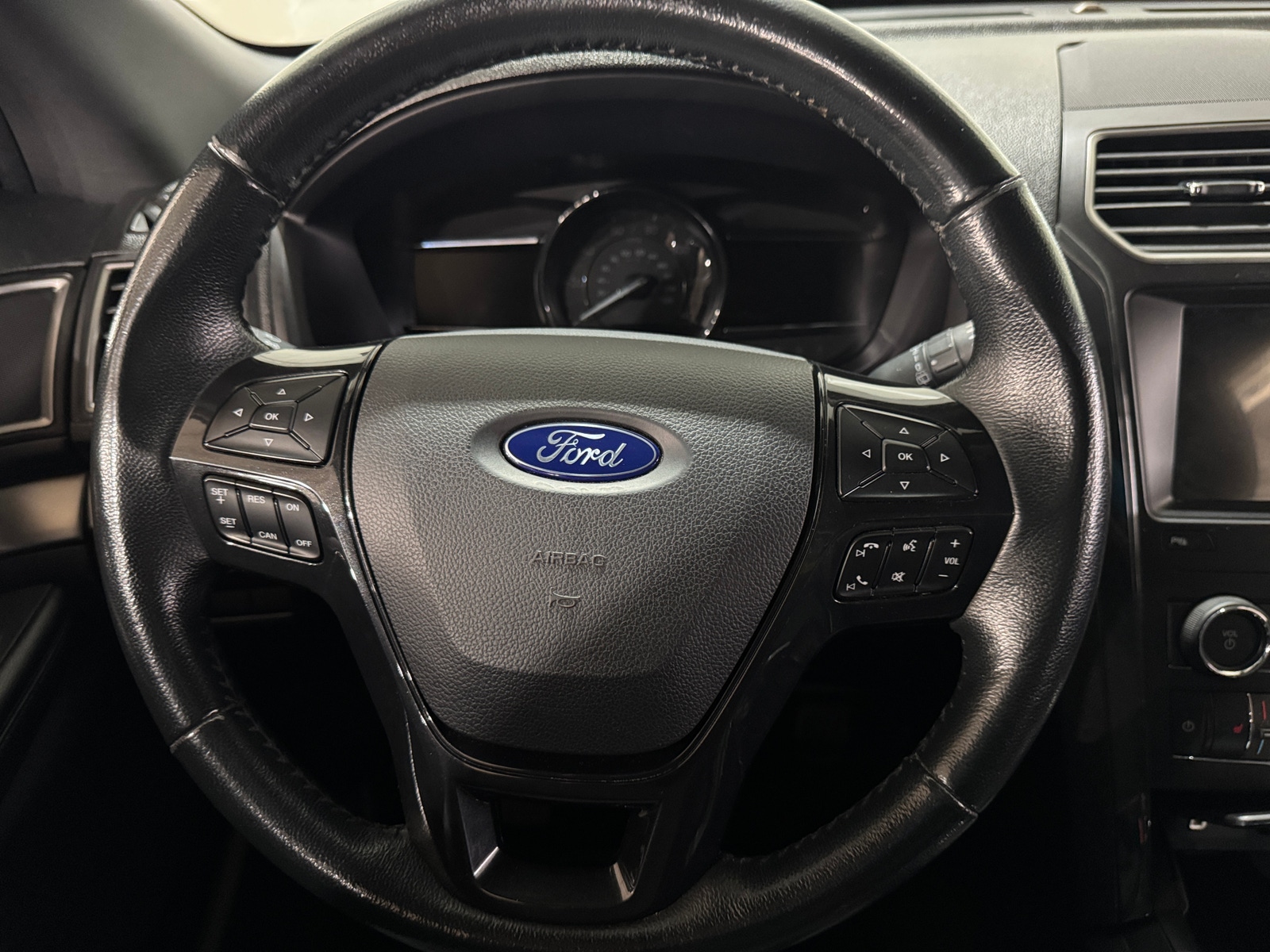 Thumbnail: 2018 Ford Explorer - 5