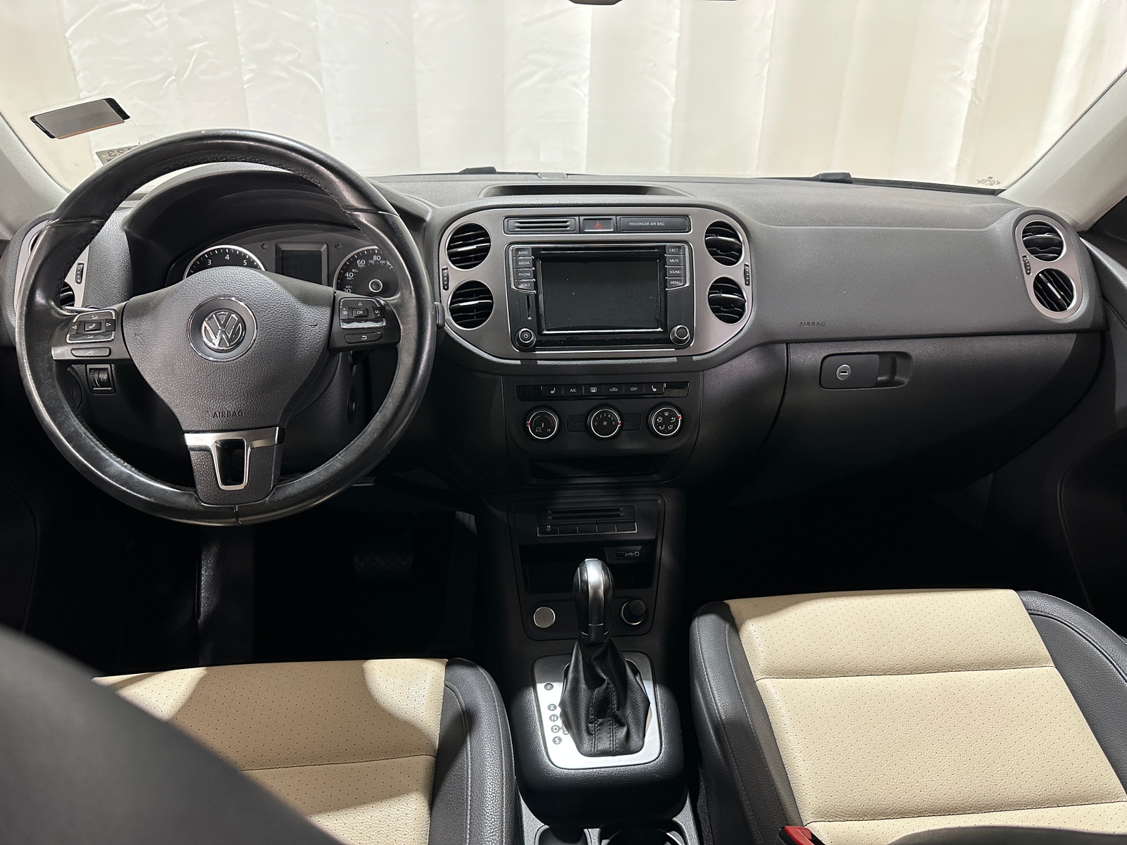 Thumbnail: 2017 Volkswagen Tiguan - 3
