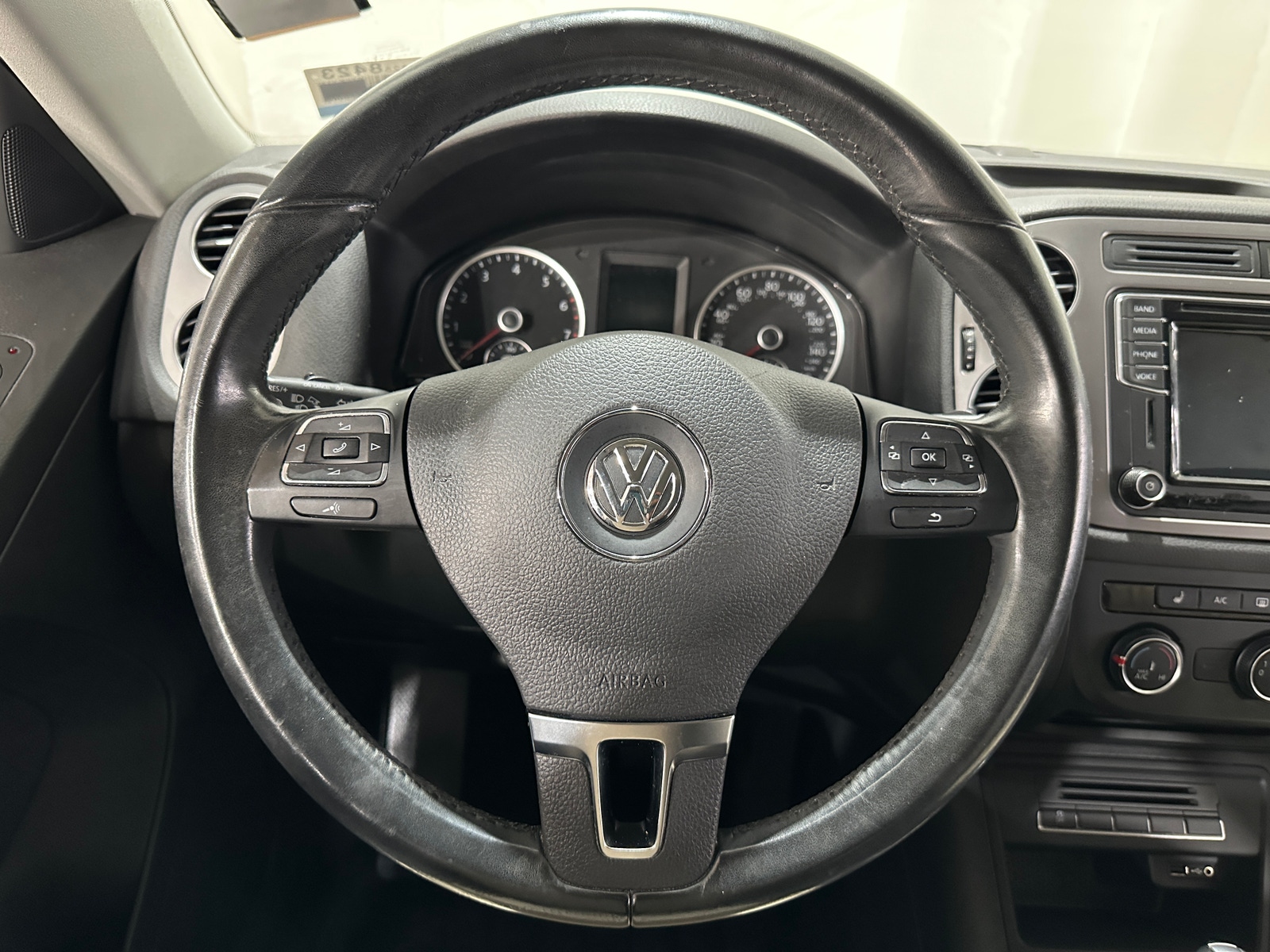 Thumbnail: 2017 Volkswagen Tiguan - 5