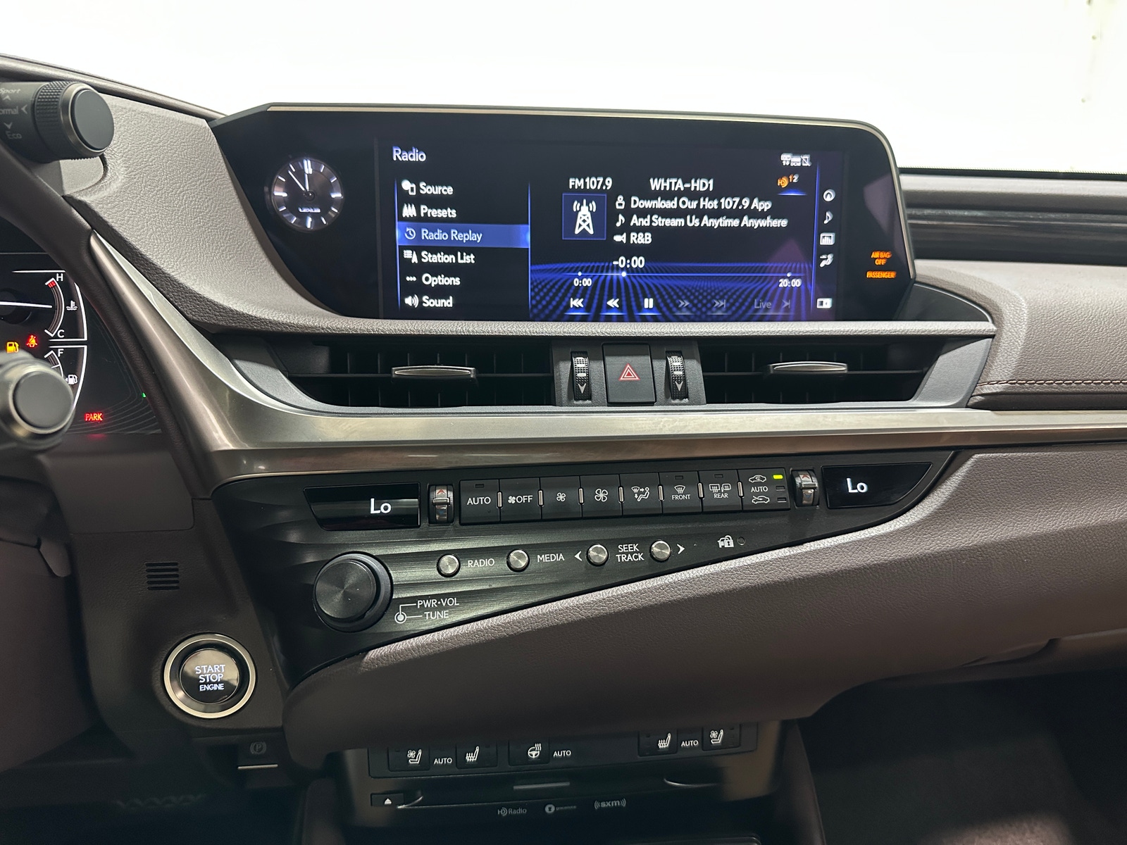 Thumbnail: 2020 Lexus ES - 3