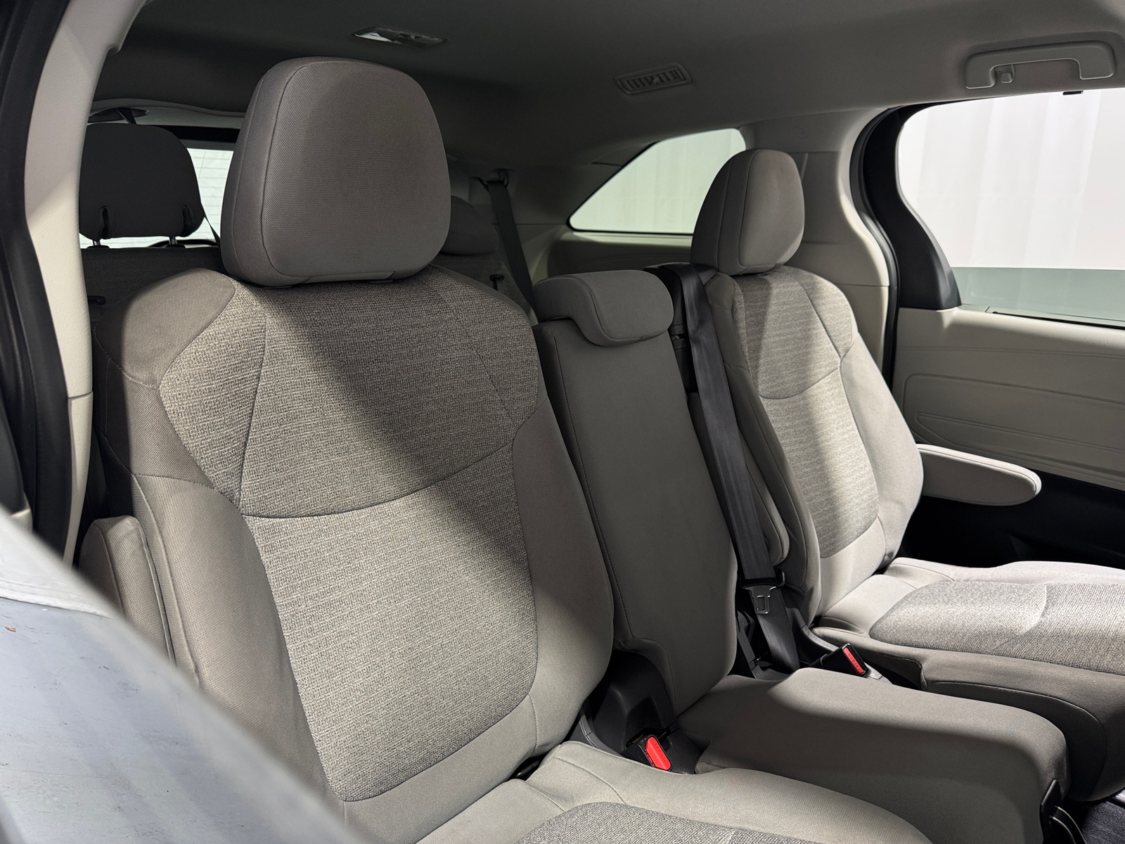 Thumbnail: 2021 Toyota Sienna - 6