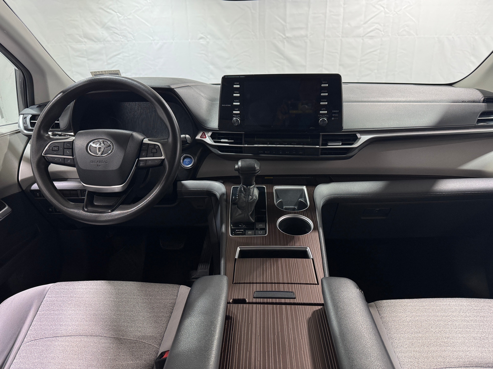 Thumbnail: 2021 Toyota Sienna - 3