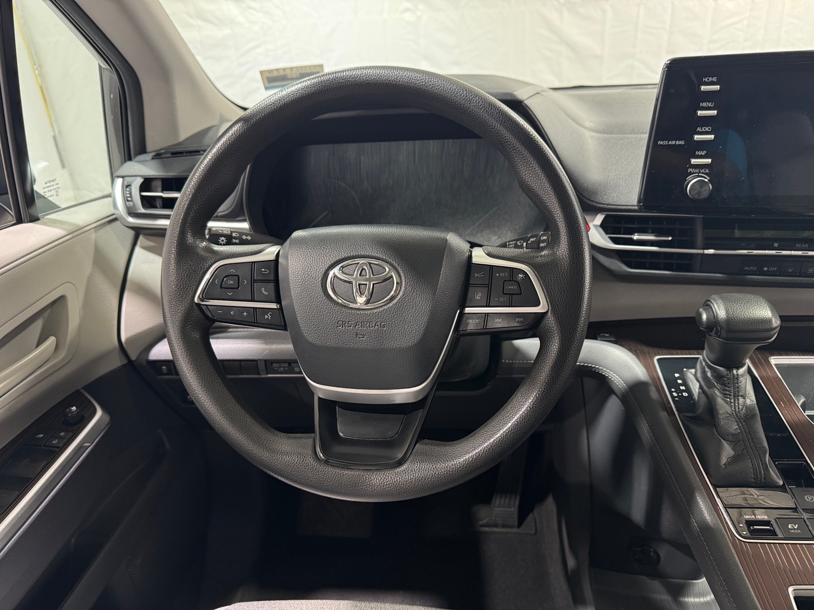 Thumbnail: 2021 Toyota Sienna - 5