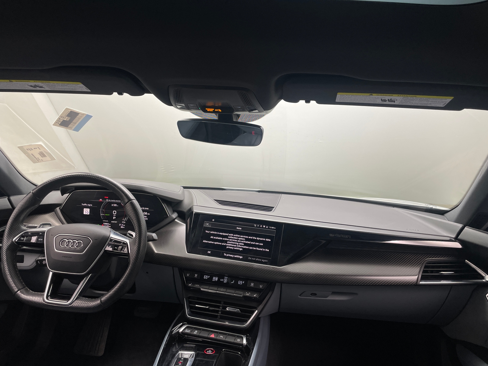 Thumbnail: 2022 Audi e-tron GT - 2