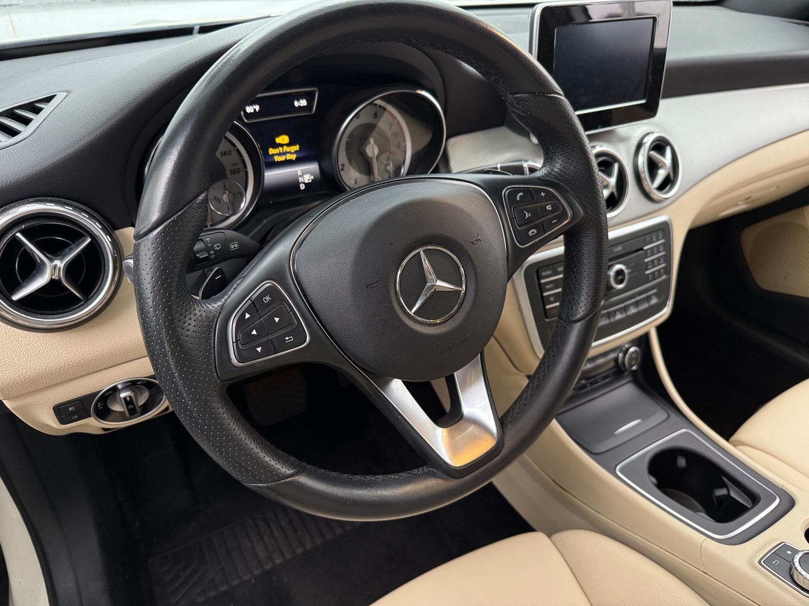 Thumbnail: 2017 Mercedes-Benz GLA - 4