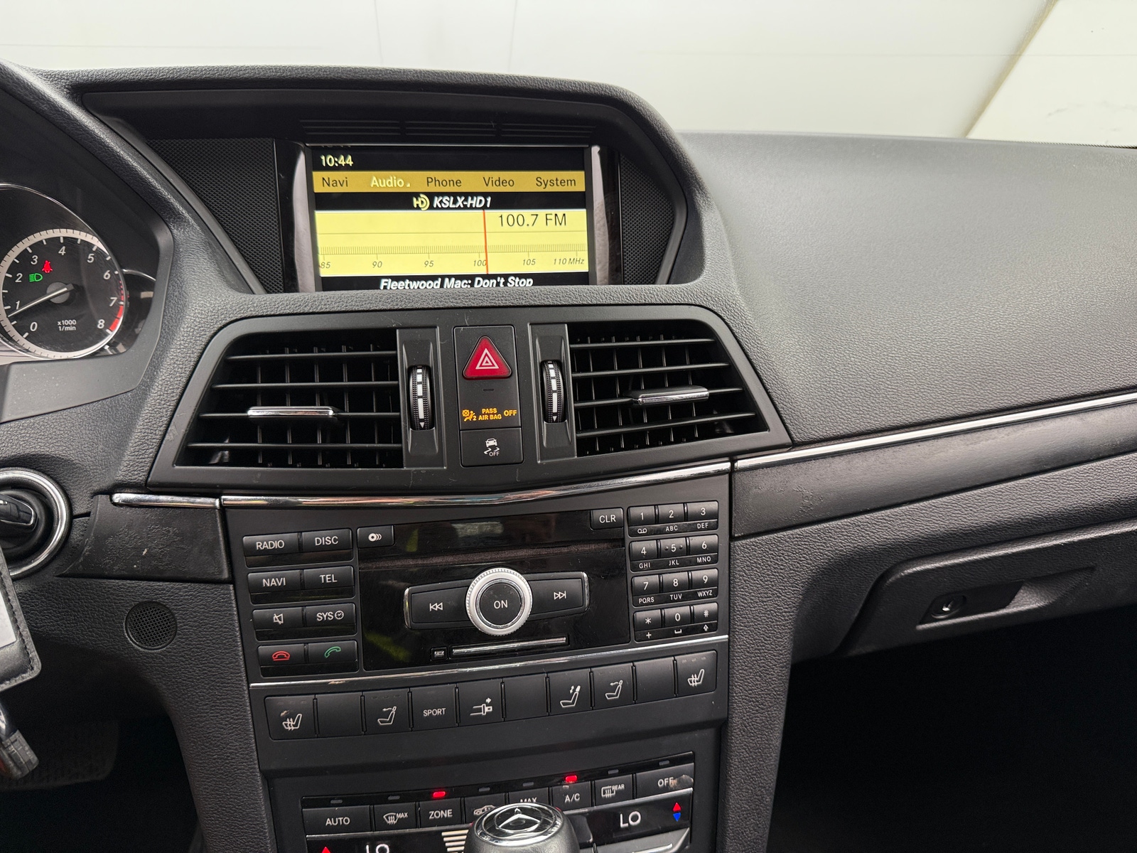 Thumbnail: 2011 Mercedes-Benz E-Class - 3