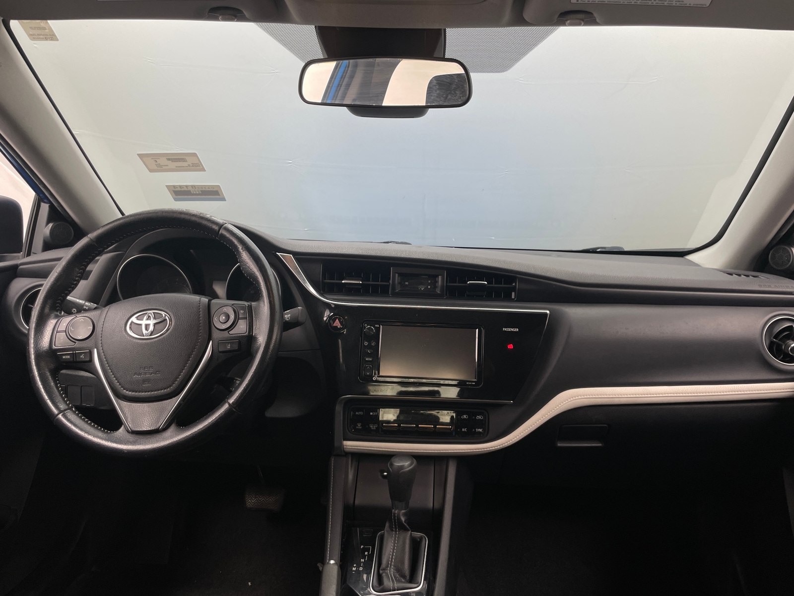 Thumbnail: 2017 Toyota Corolla iM - 3