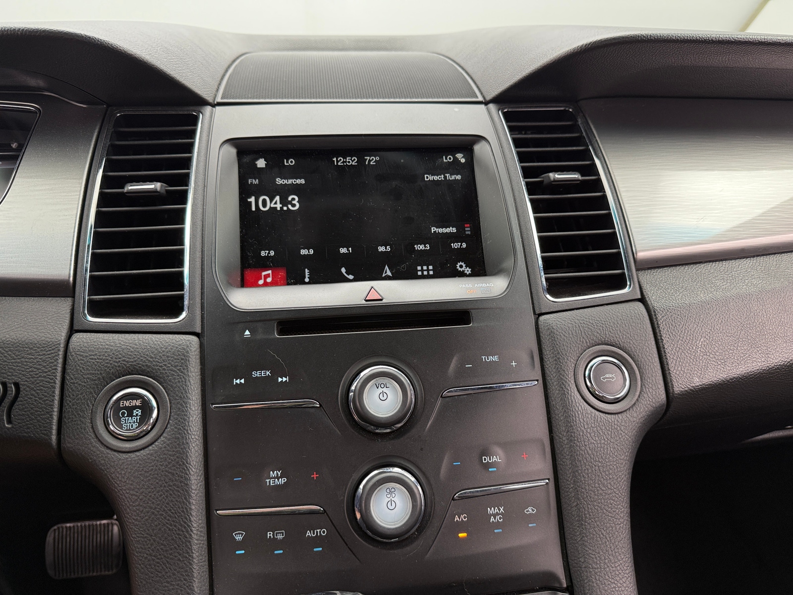 Thumbnail: 2018 Ford Taurus - 4