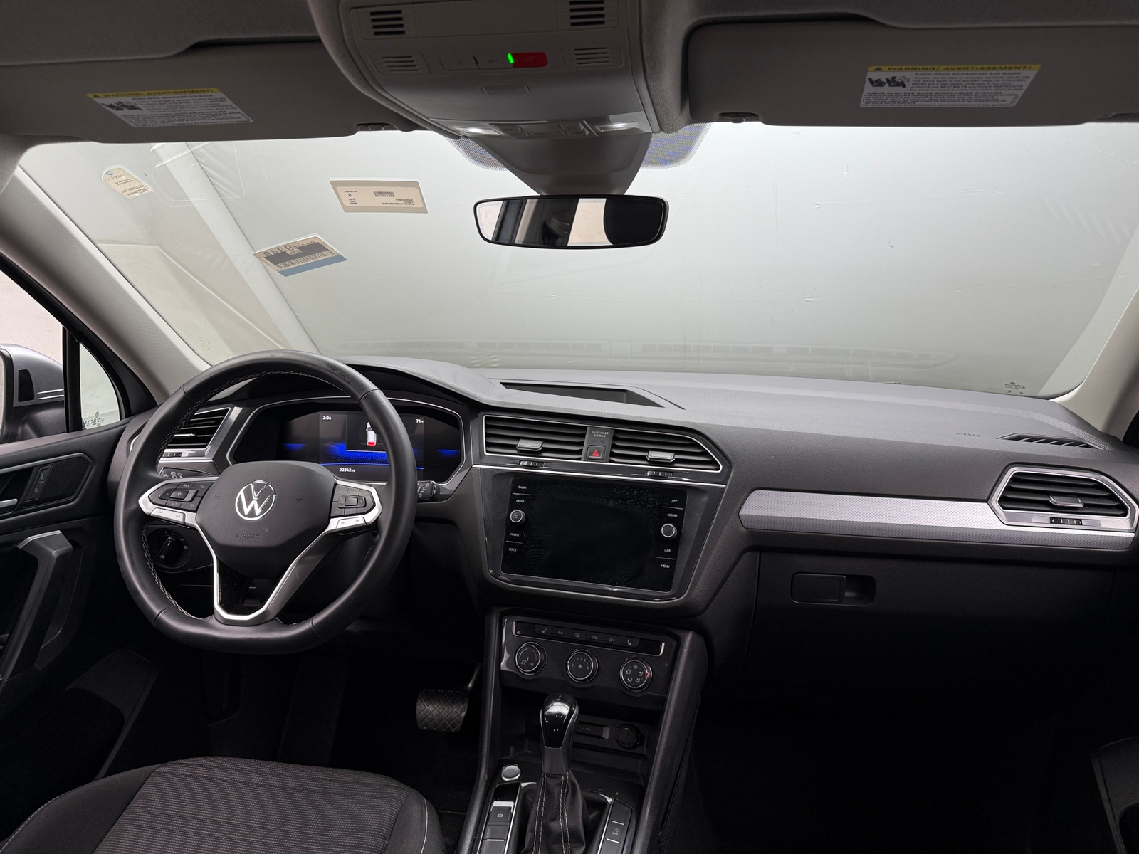 Thumbnail: 2024 Volkswagen Tiguan - 3
