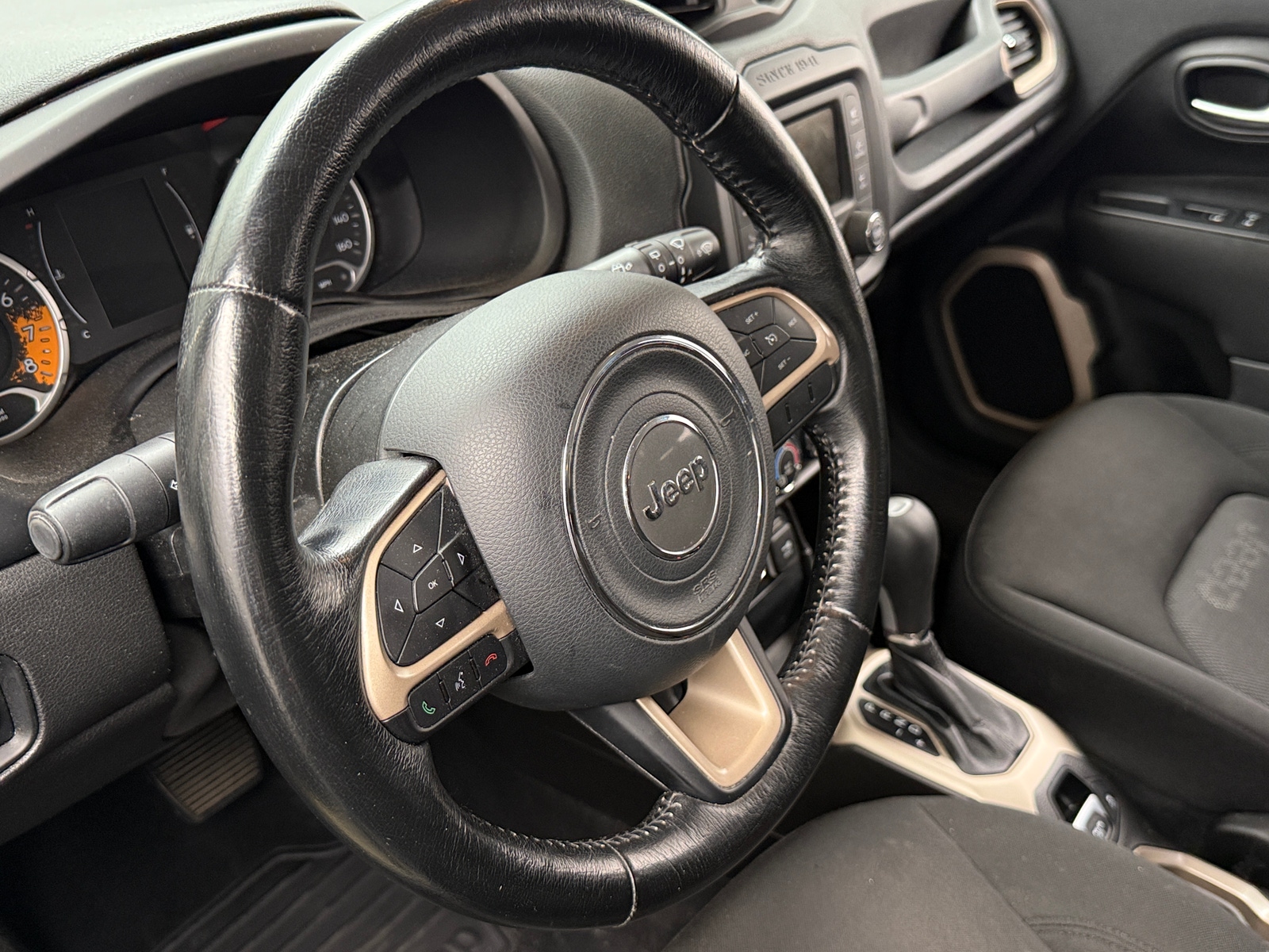 Thumbnail: 2017 Jeep Renegade - 5