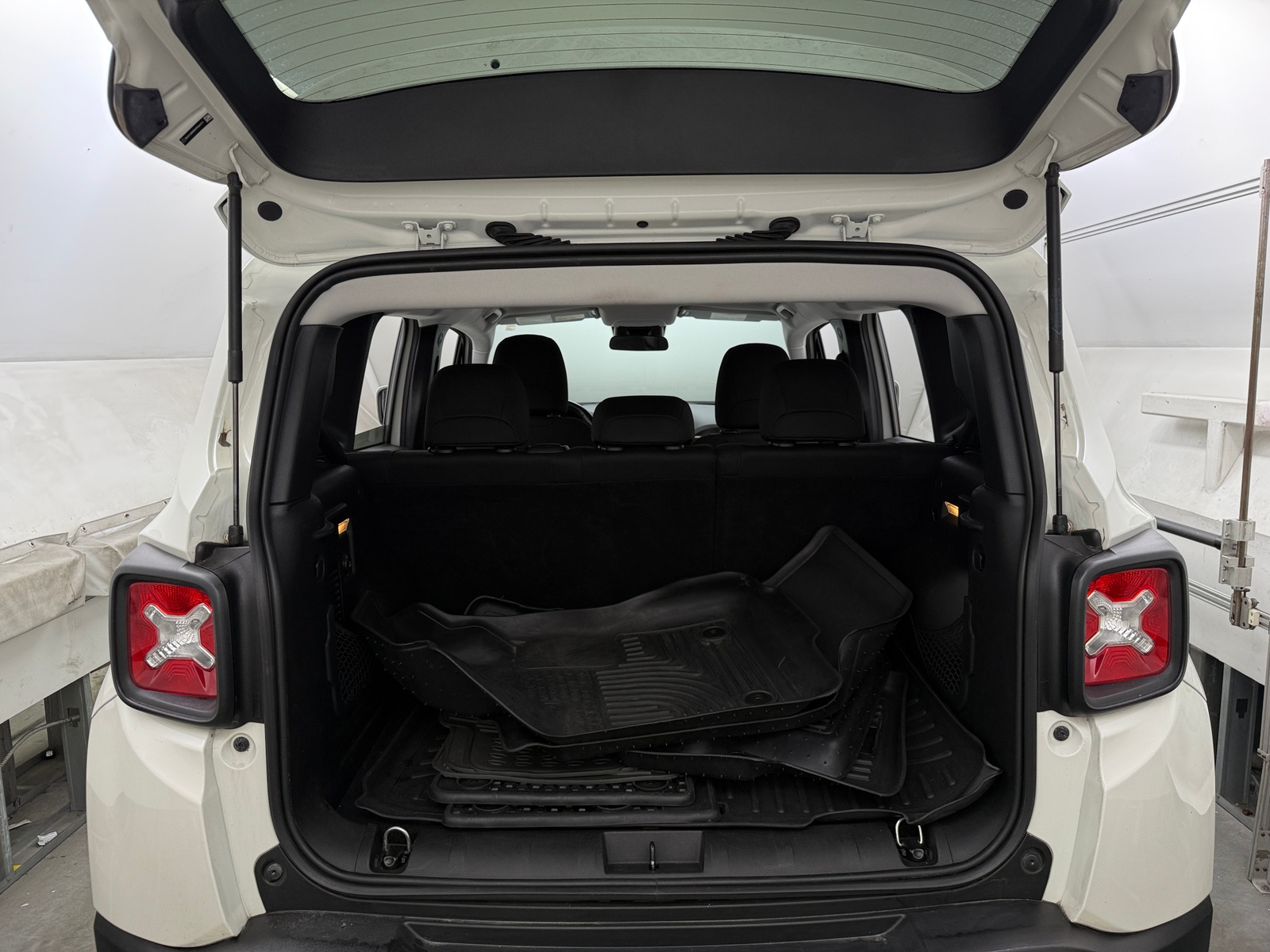 Thumbnail: 2017 Jeep Renegade - 7