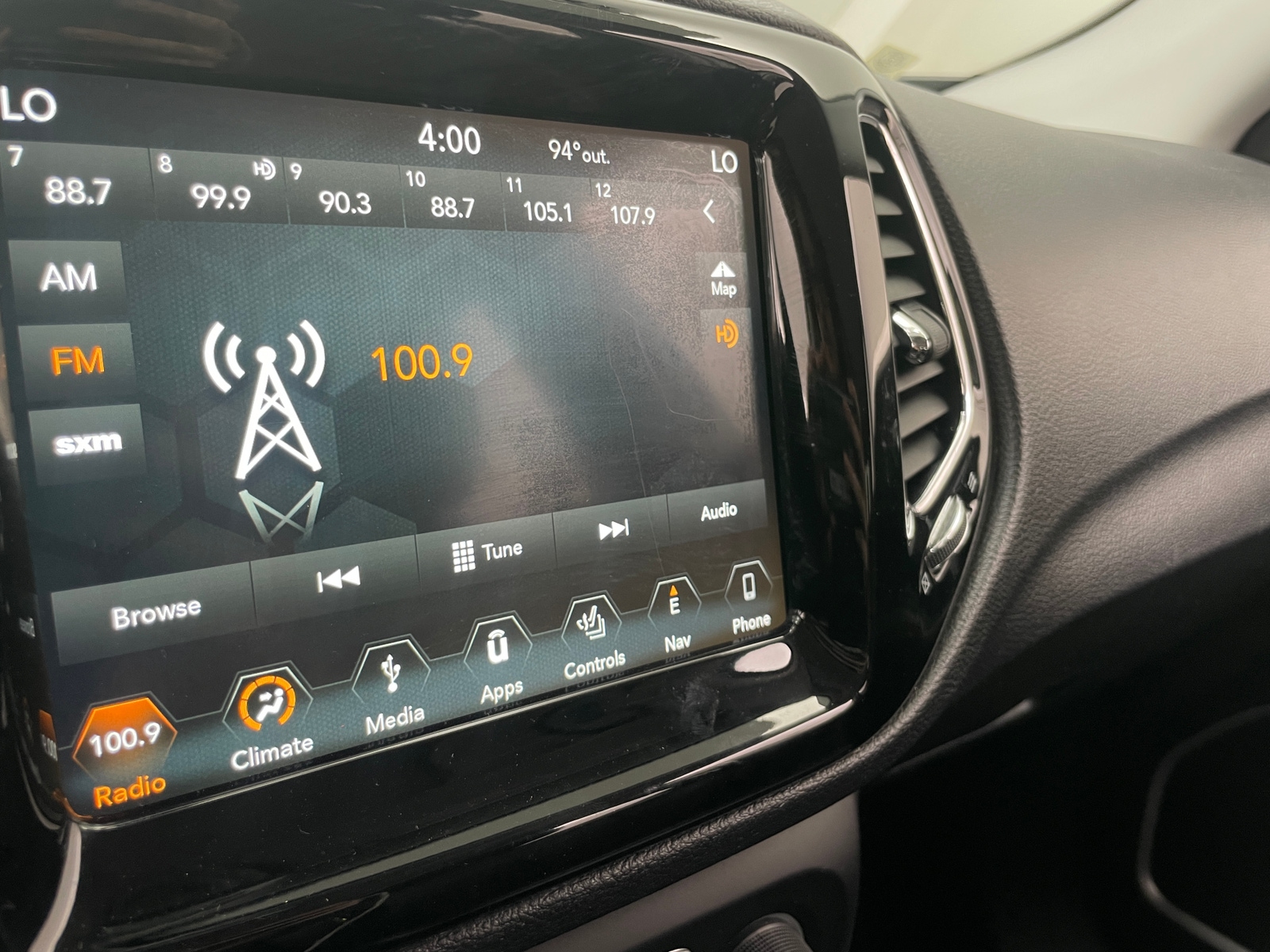 Thumbnail: 2018 Jeep Compass - 3